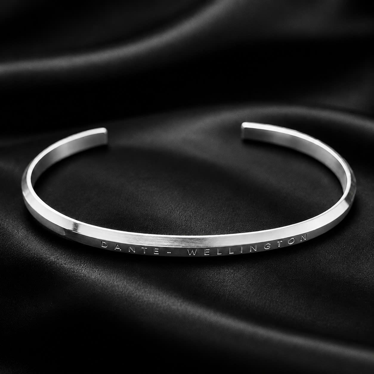 vòng tay titan cuff basic Daniel wellington size M
