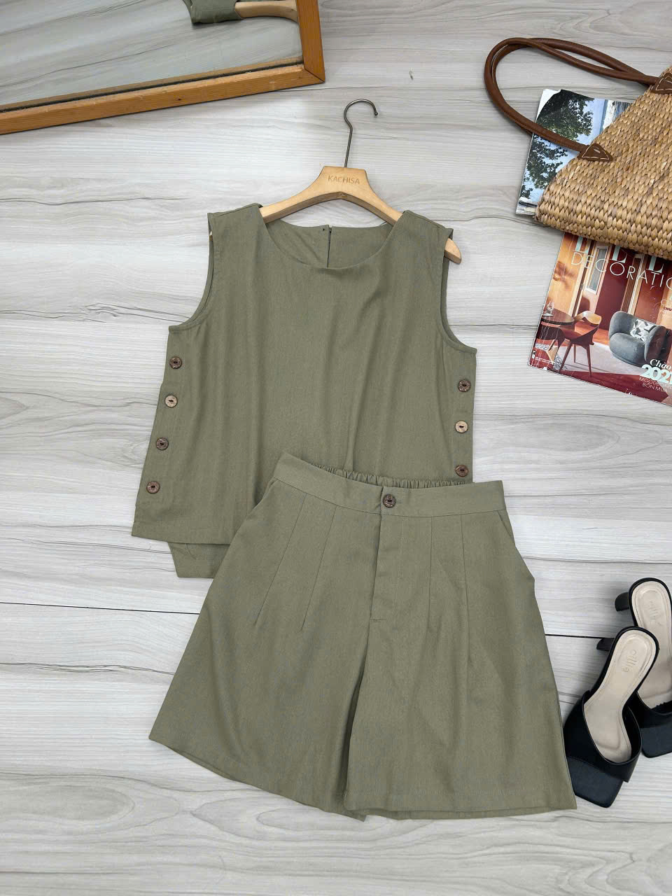 Set đùi Linen bột áo sát nách phối nút_thumbnail_3