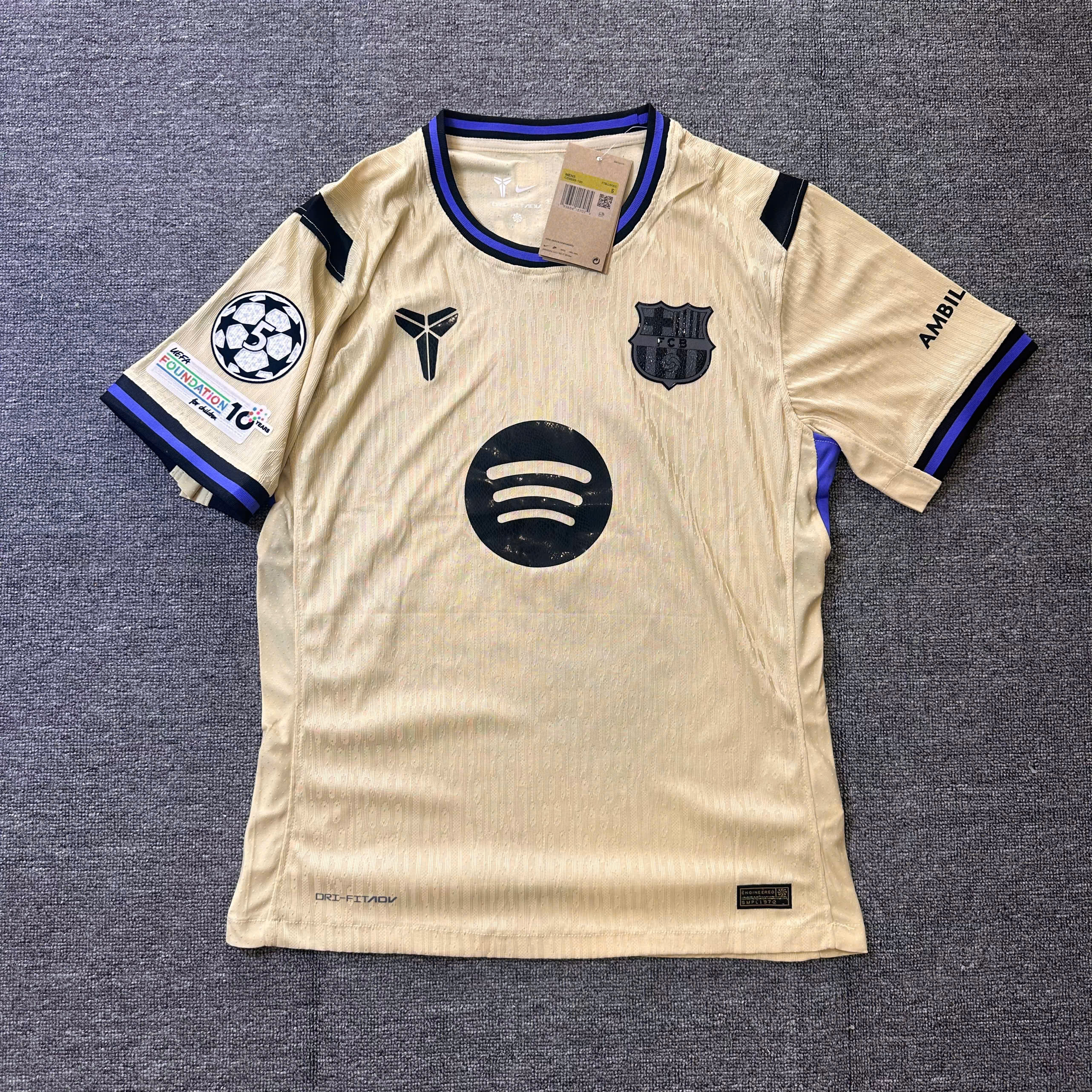 SALE 64 - Size: S