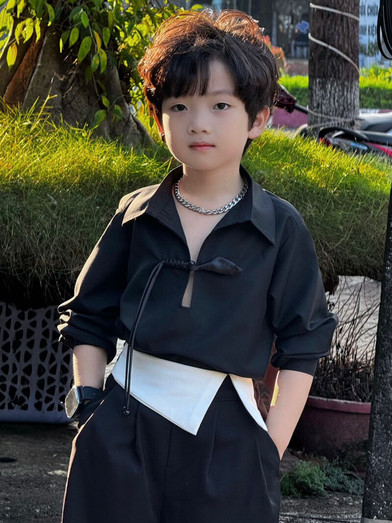 Quần Suông Đen Đai Trắng Dáng rộng, Áo Đen Cúc Tàu Cho Bé Trai._thumbnail_2