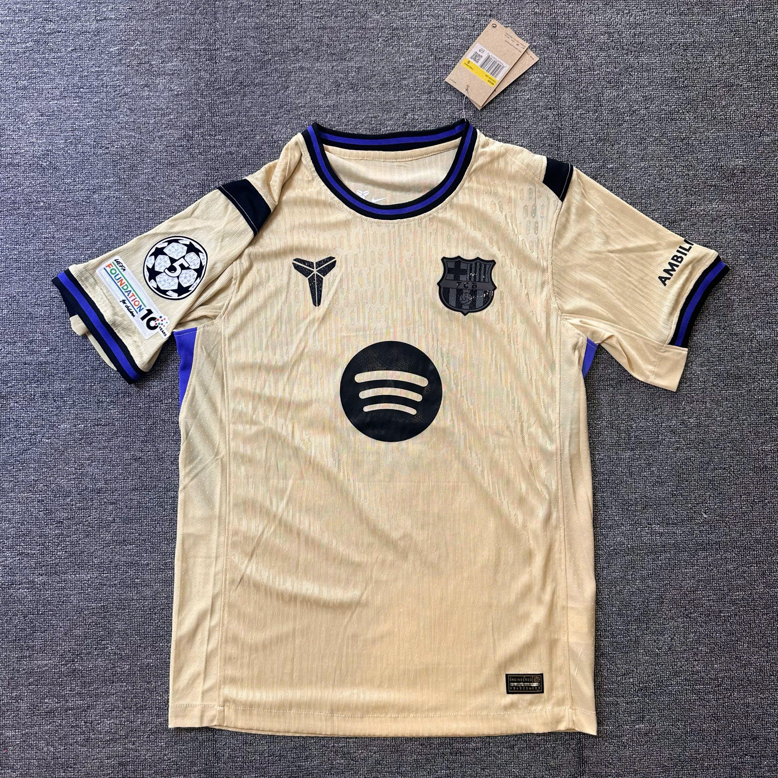 SALE 63 - Size: S