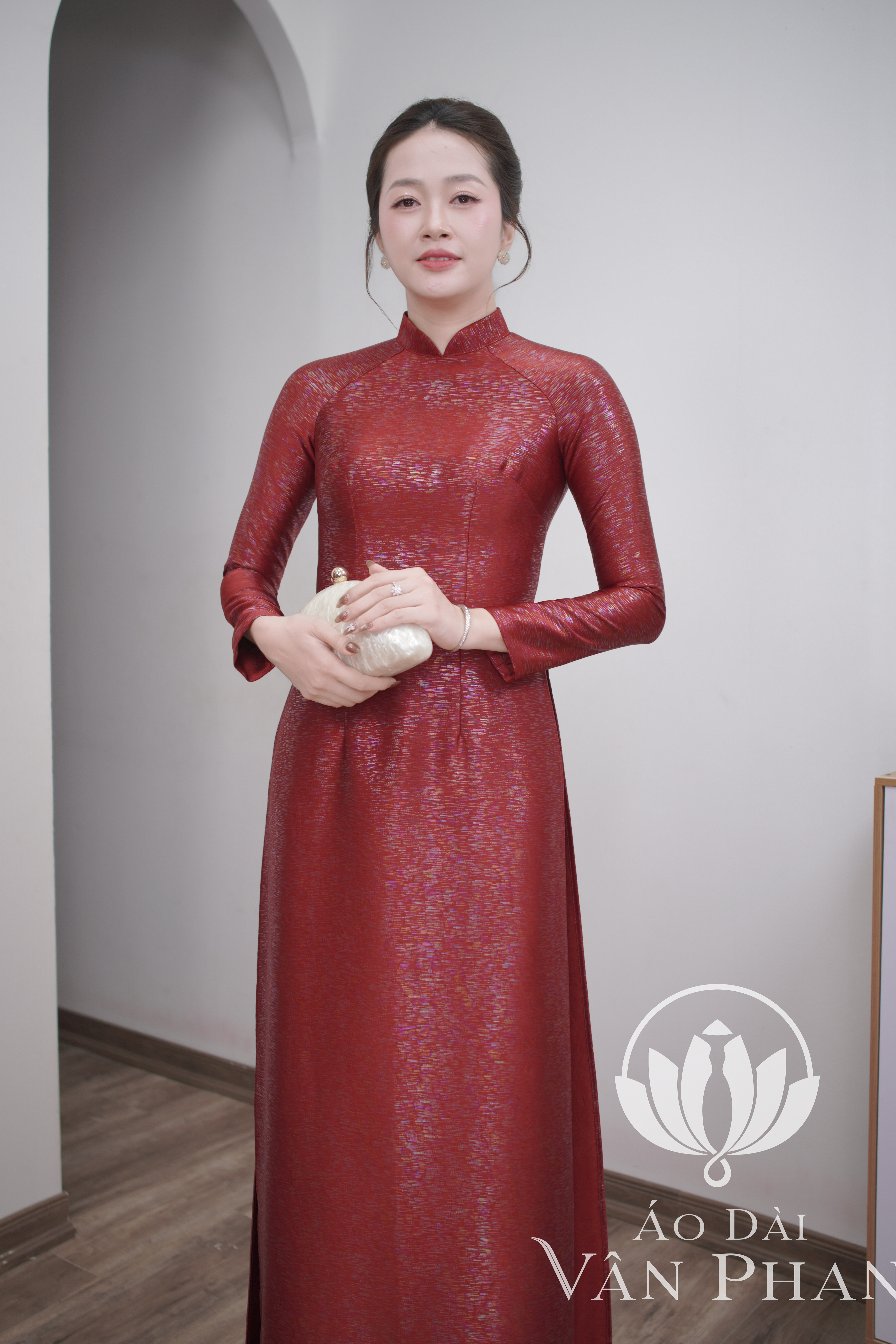 A3247 áo dài cổ 3p tay dài truyền thống lụa dubai sao băng đỏ đô_thumbnail_1