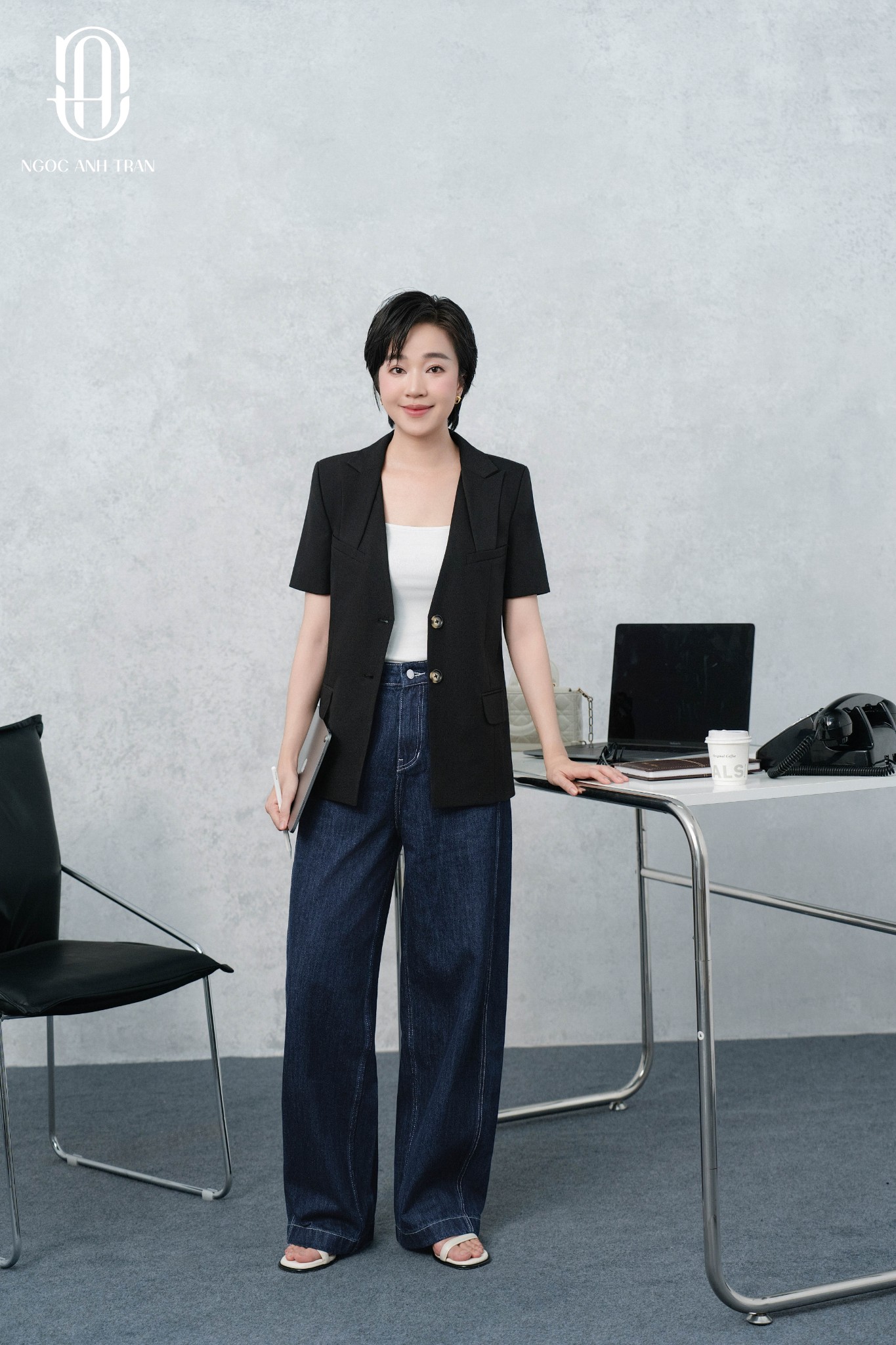 A283 - Áo blazer đen tay cộc