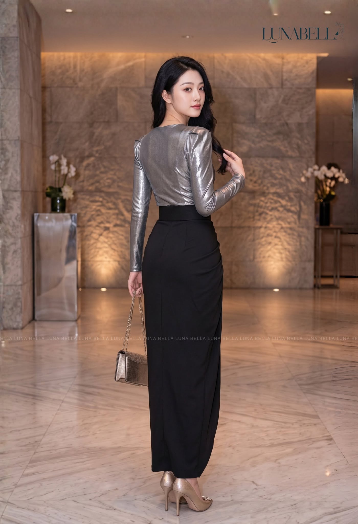 Áo dài tay cổ V li ngực SILVARA màu BẠC_thumbnail_1