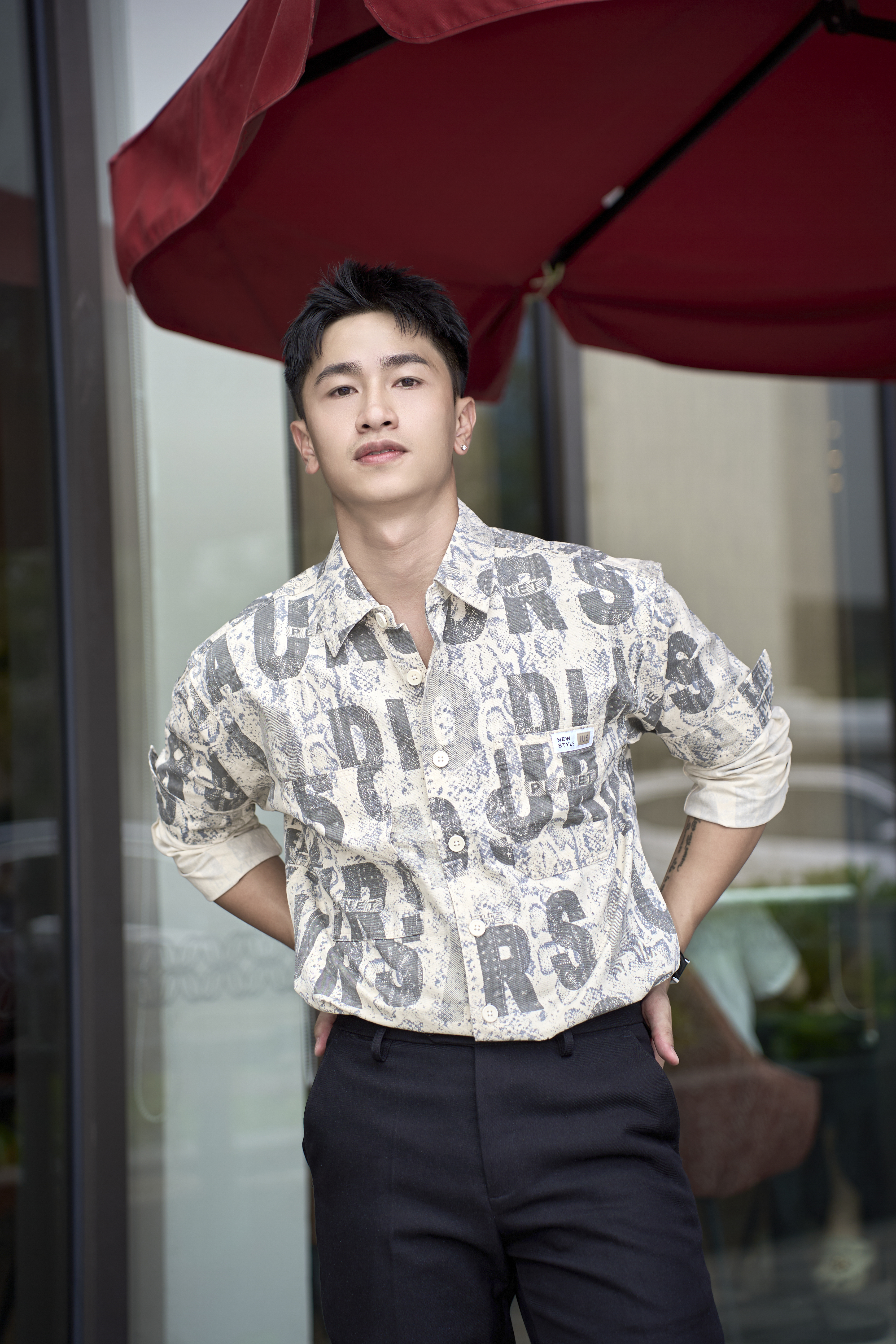 SA119 - Áo sơ mi nam dài tay in chữ phong cách Nhật Bản, chất cotton mềm mại, form rộng thoải mái