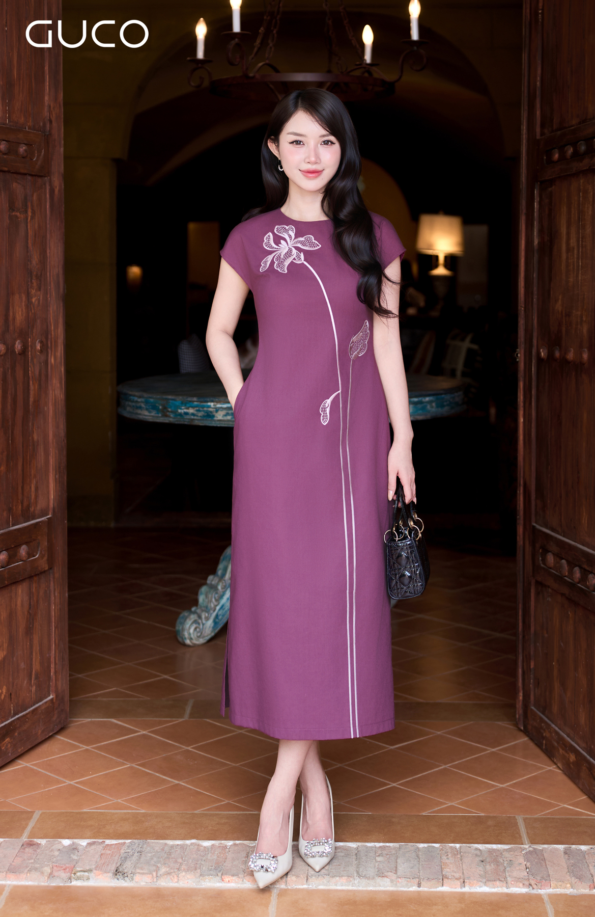 GUCO Đầm Suông Hồng Mận Thêu Hoa
