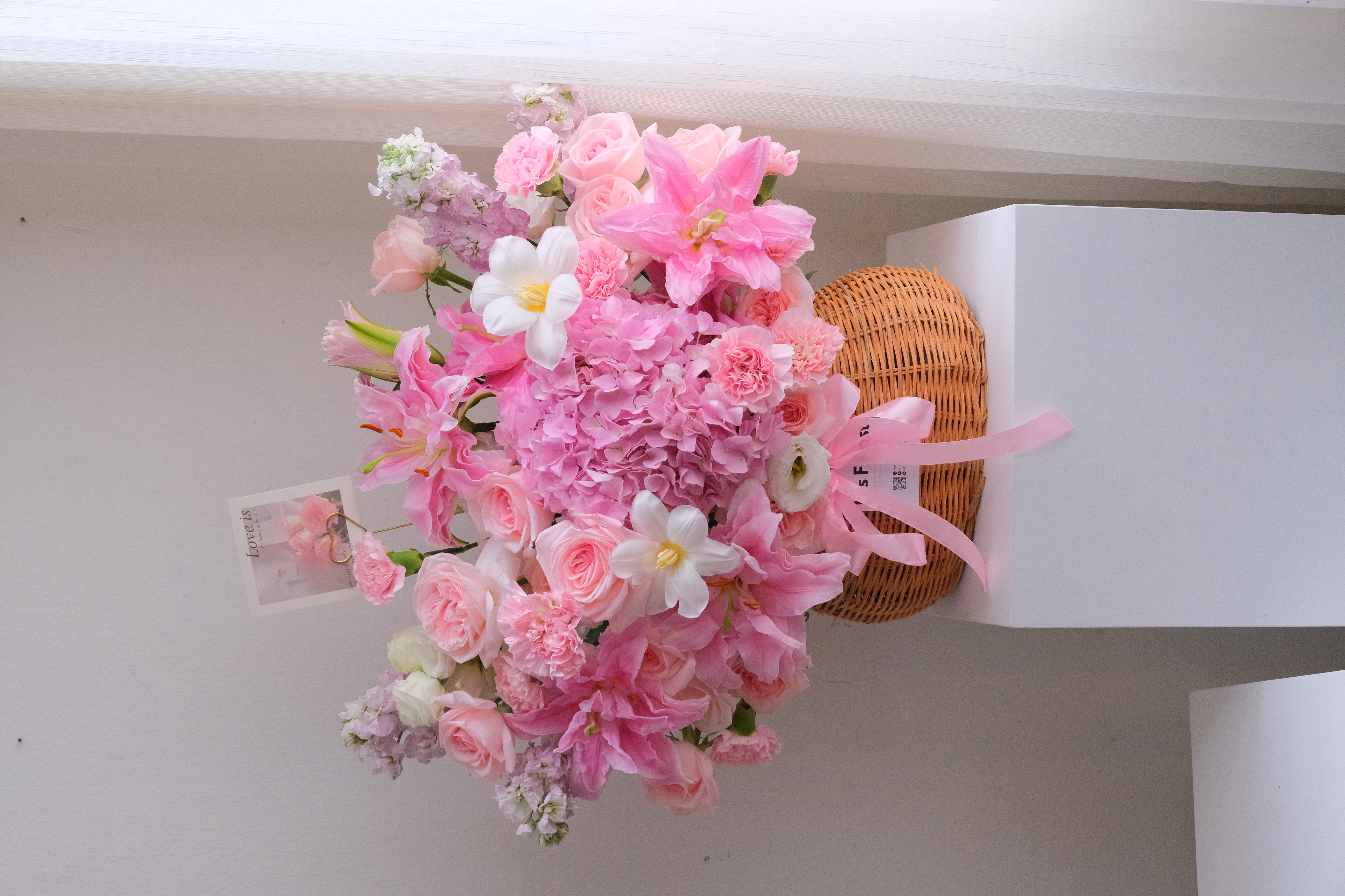Giỏ hoa Ly hồng mix Tulip, hoa hồng - Size L