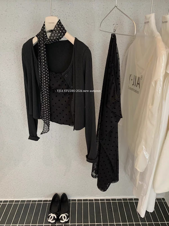 Lucas - Set váy 2 dây chấm bi viền ren dáng dài + áo khoác cardigan cài cúc + khắn chấm bi_thumbnail_3