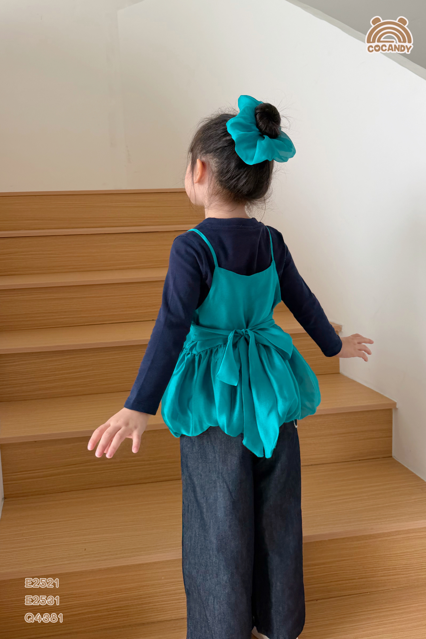Set áo tơ 2 dây ĐỎ form bí kèm scrunchies_thumbnail_9