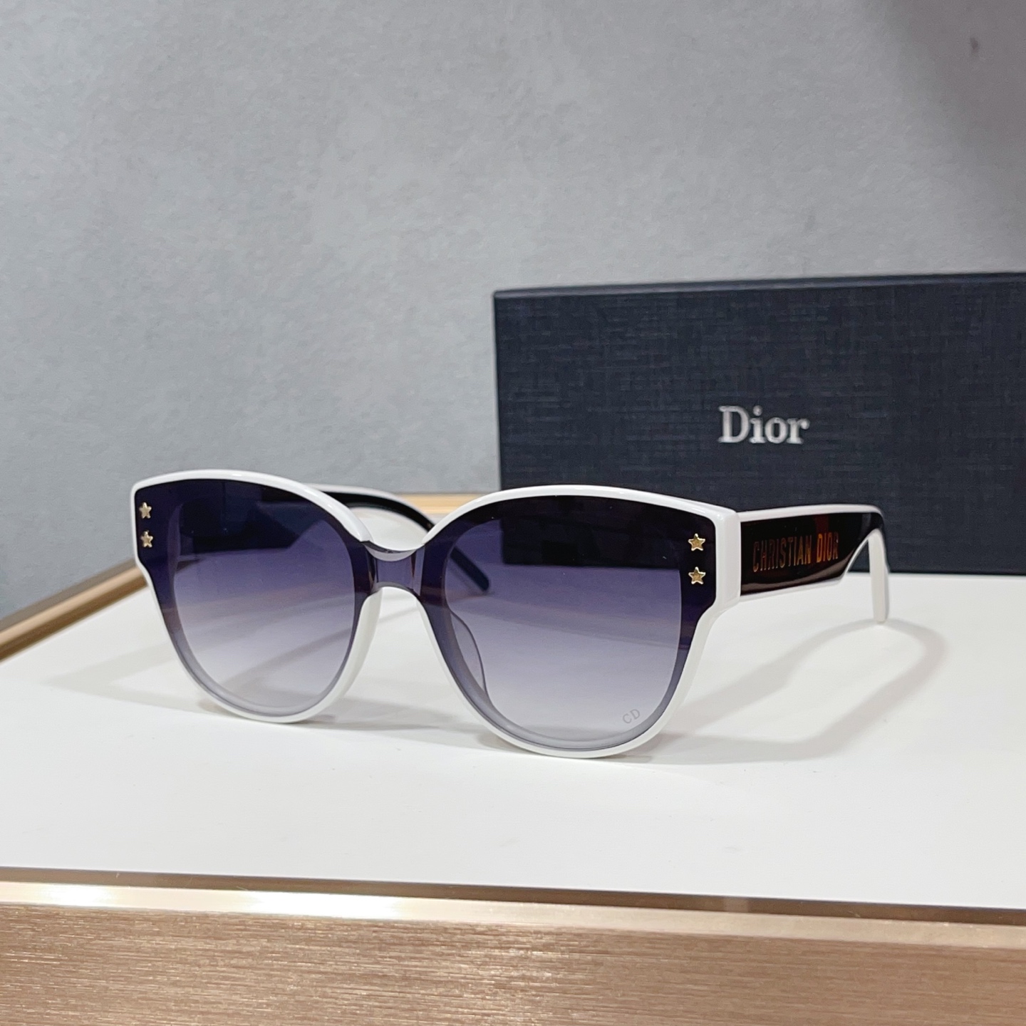 Kính dior