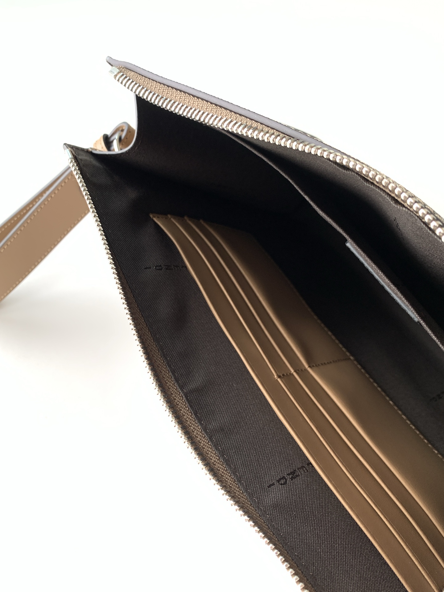 Cluth Fendi _thumbnail_3
