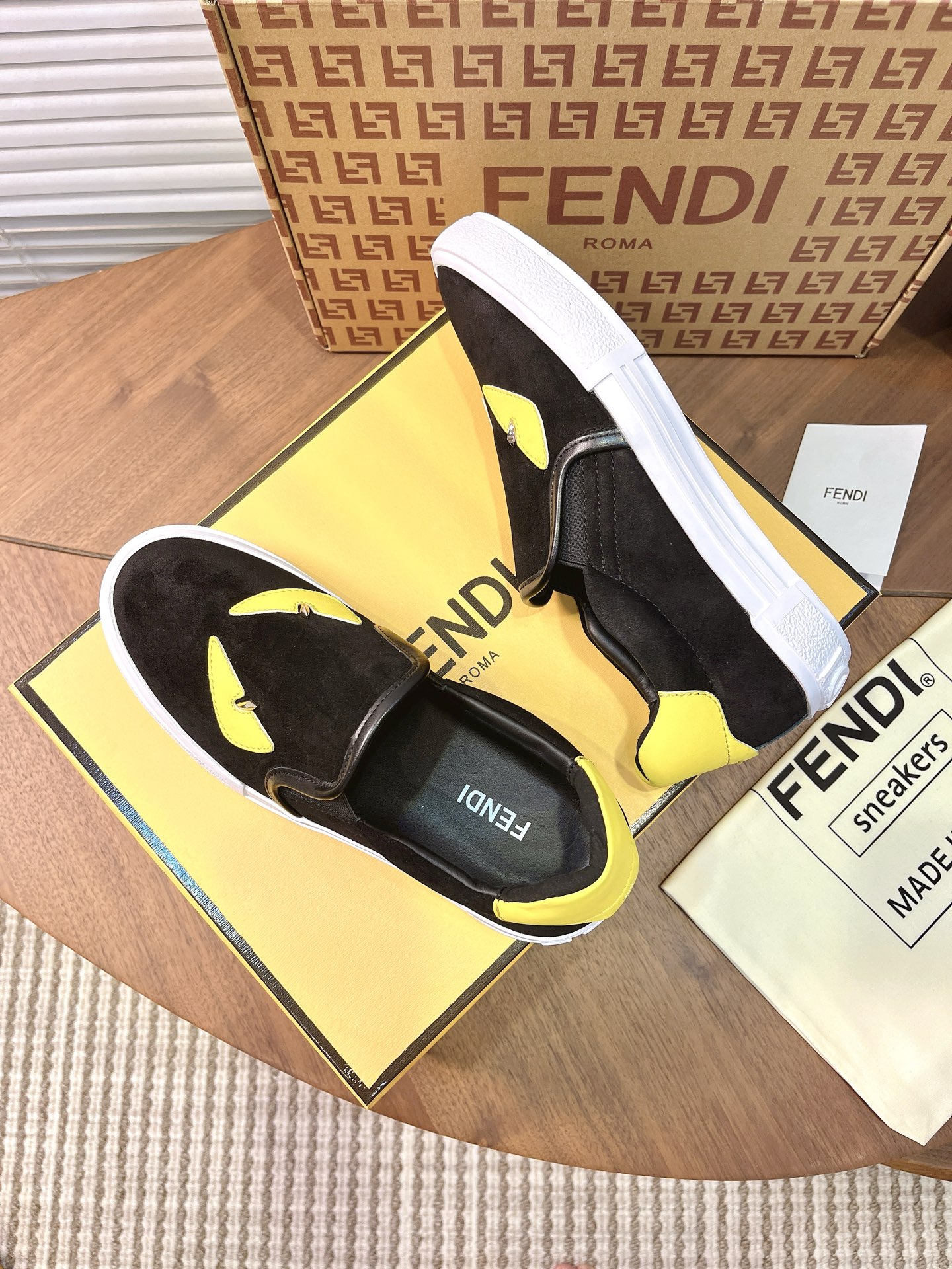 Giày Slipon Fendi