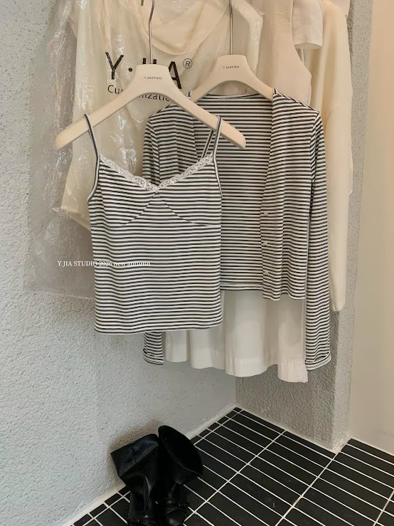 Lucas - Set áo 2 dây sọc ngang viền ren + áo cardigan kẻ ngang_thumbnail_2