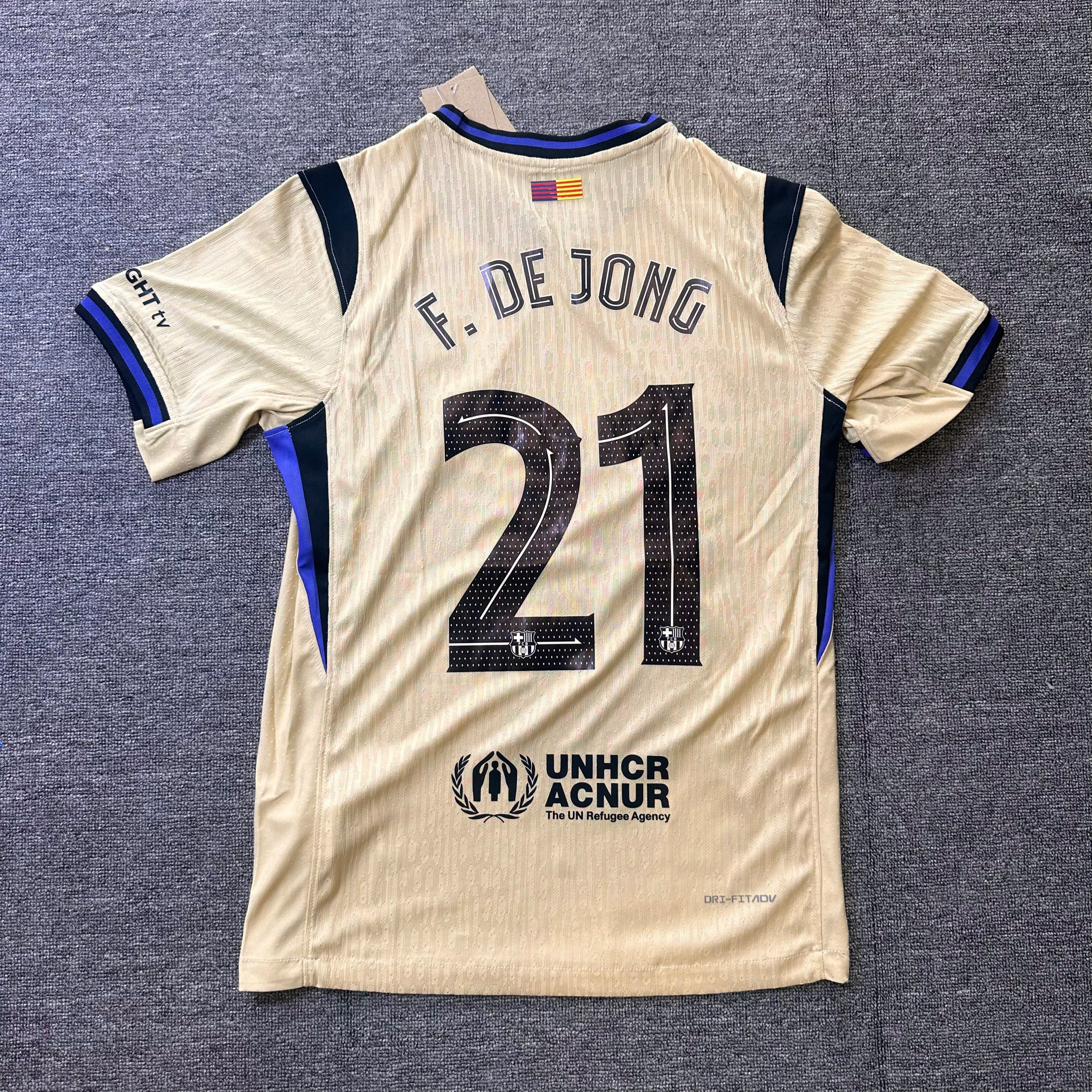 SALE 63 - Size: S