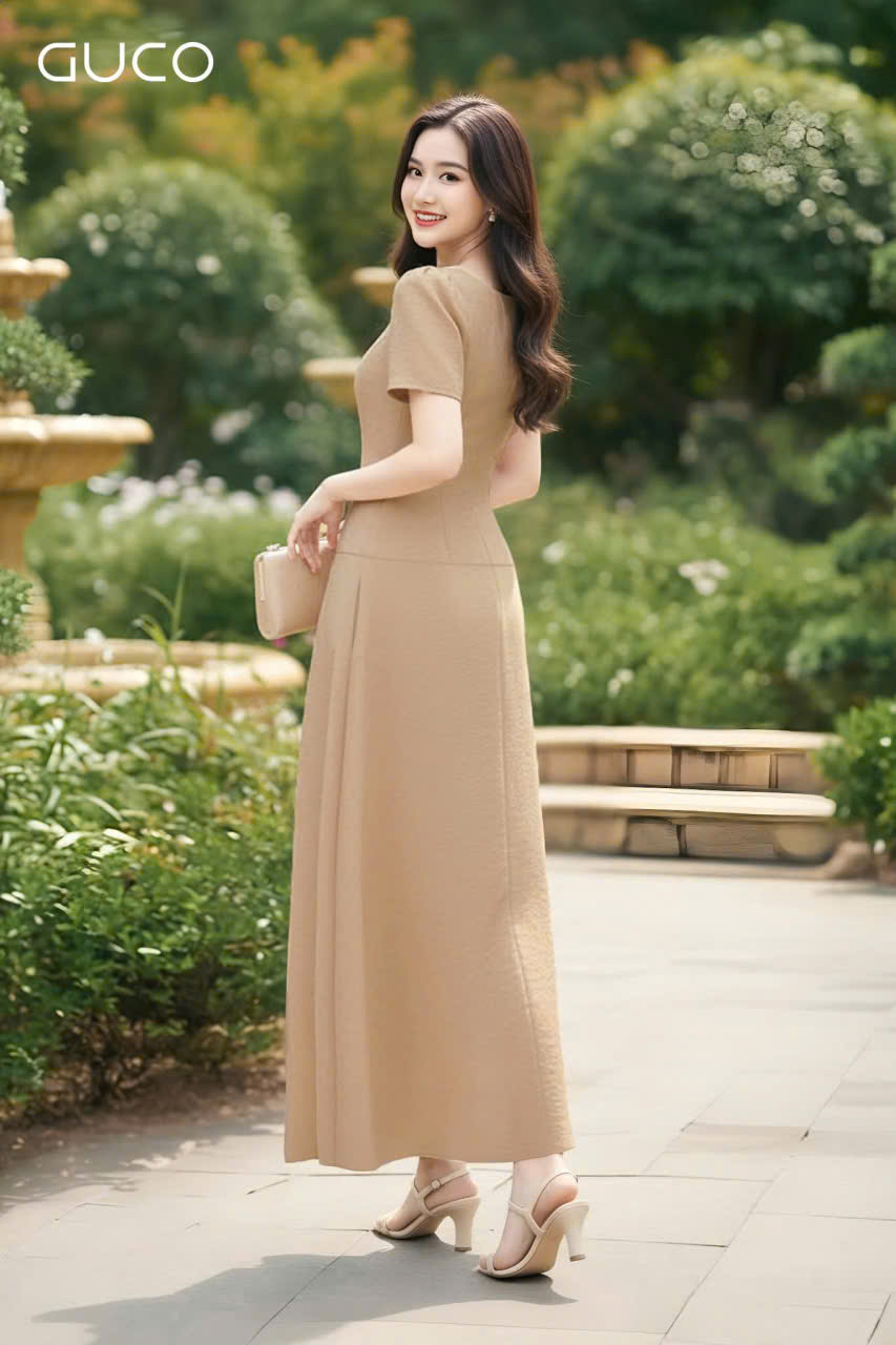 ĐẦM XÒE CỔ ĐỖ VUÔNG - KEM