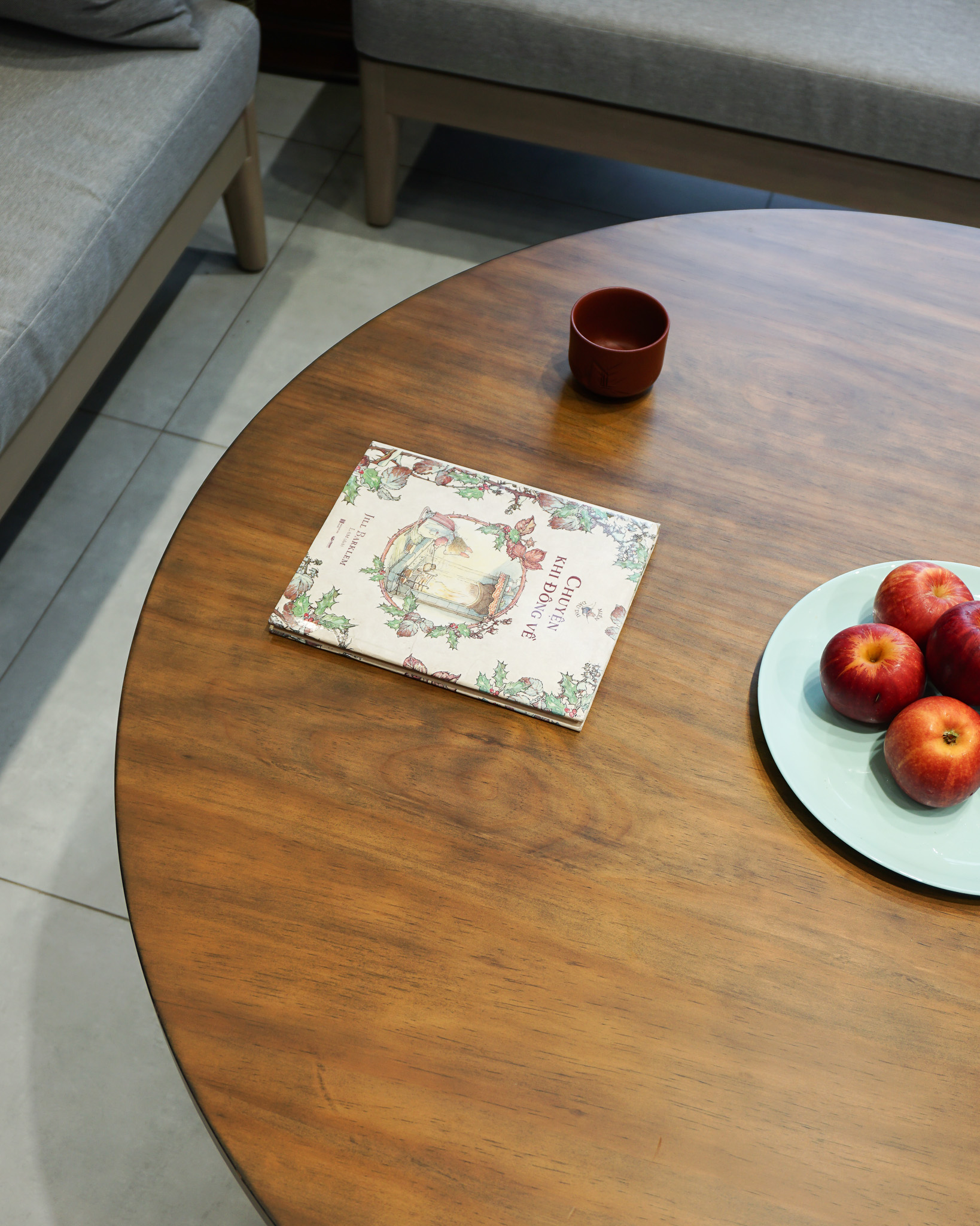 Bàn Sofa mặt tròn 17 Stories