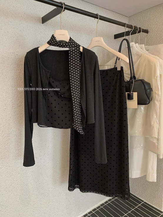 Lucas - Set váy 2 dây chấm bi viền ren dáng dài + áo khoác cardigan cài cúc + khắn chấm bi_thumbnail_8