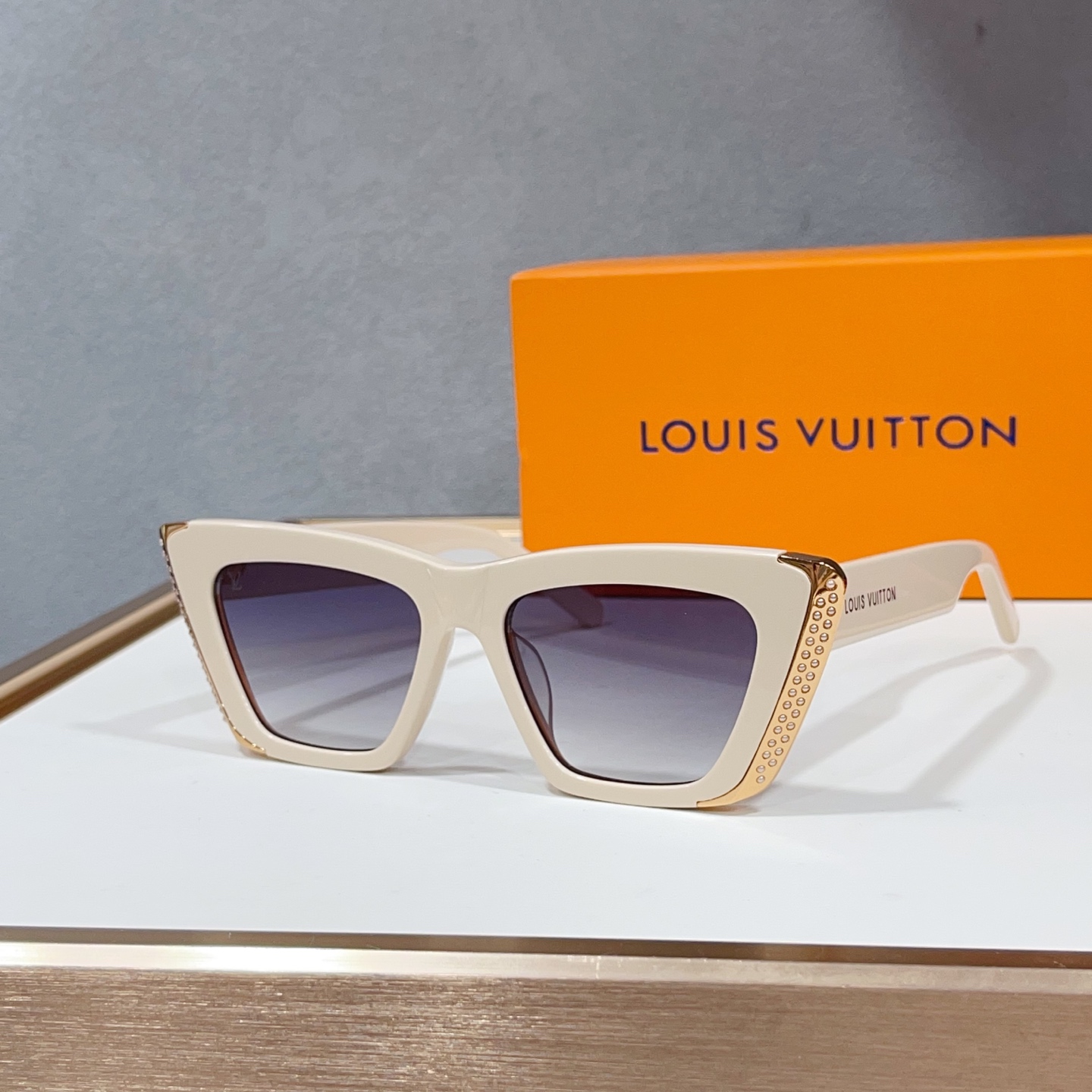 Kính Lv_thumbnail_3