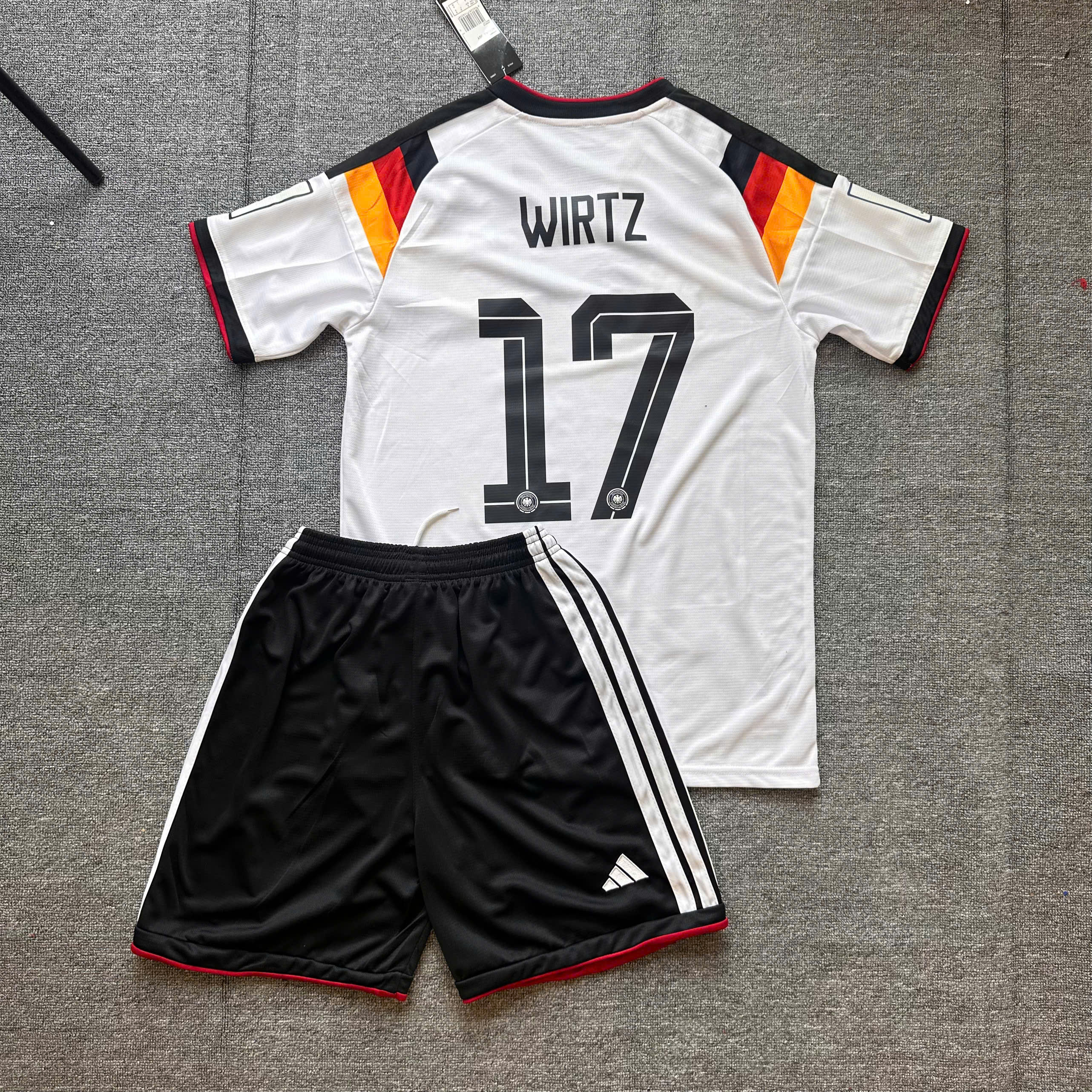 SALE 24 - Size: S