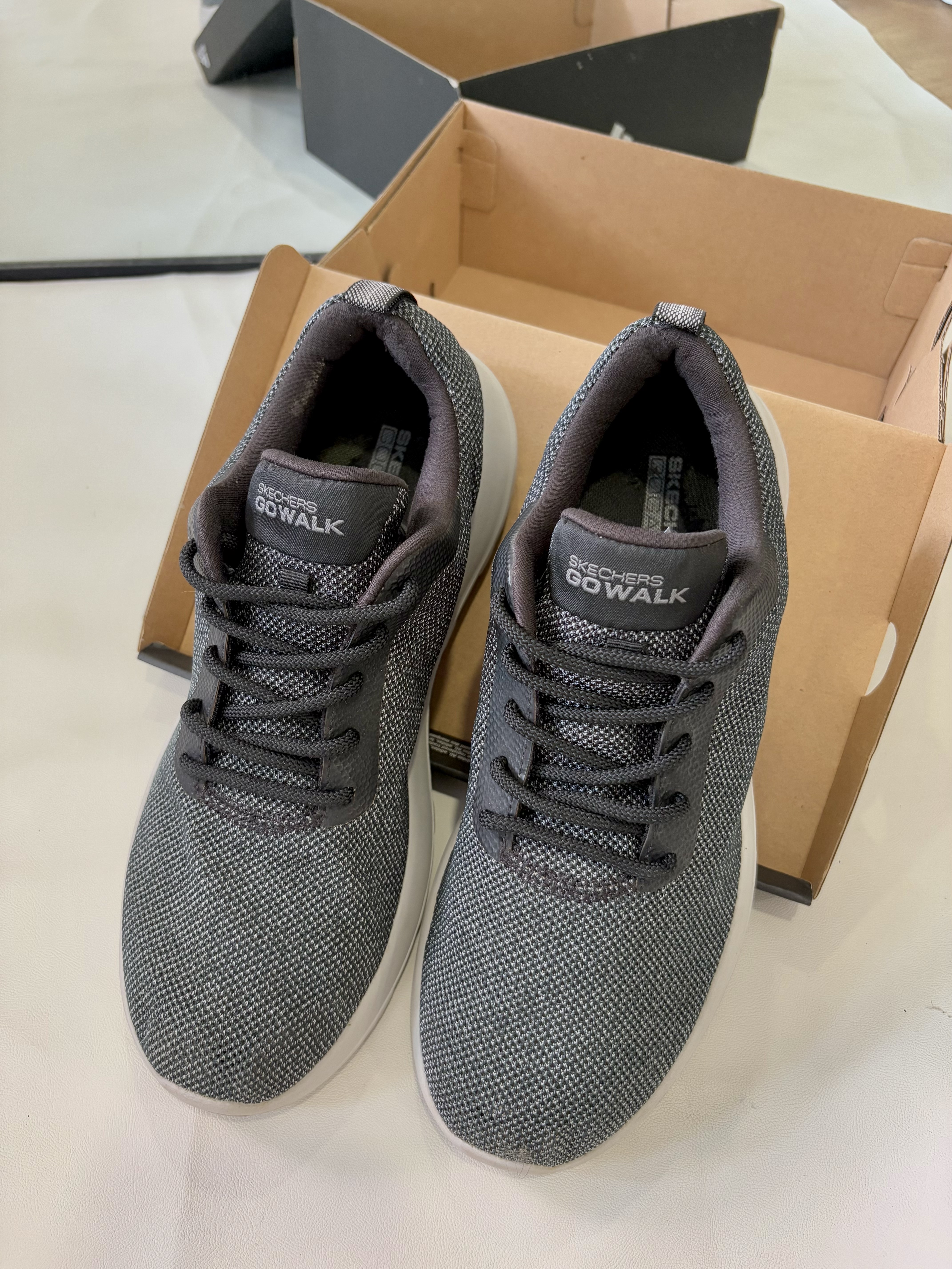 Skechers GOwalk Max 54610