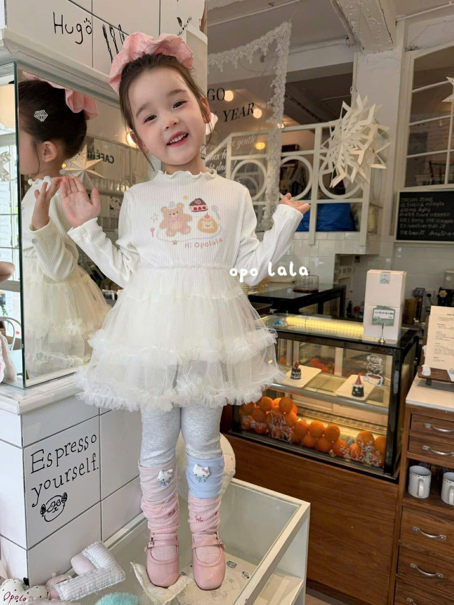 OL75 - Legging xám nối tất 2 màu đính thỏ bông Opolala