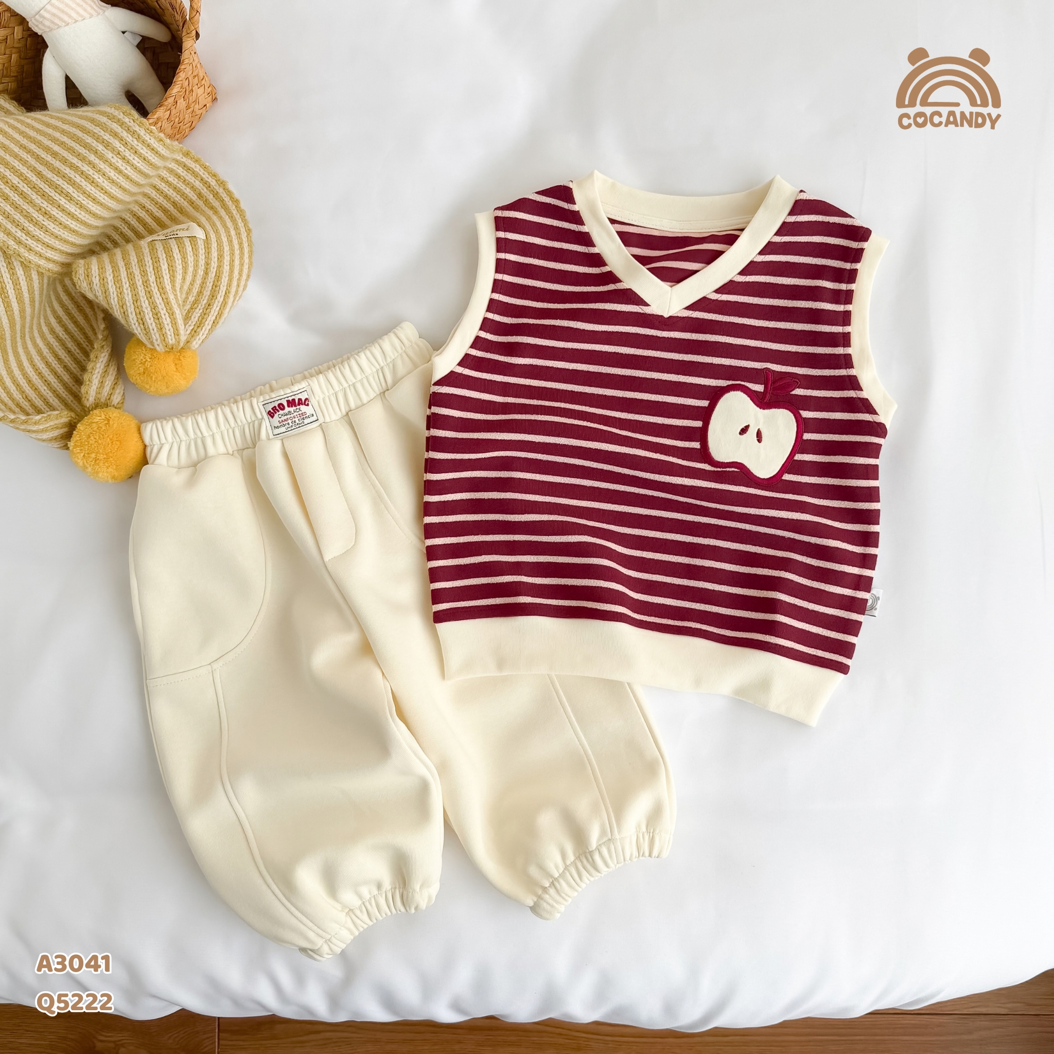 Áo gile kẻ ĐỎ BE hình táo