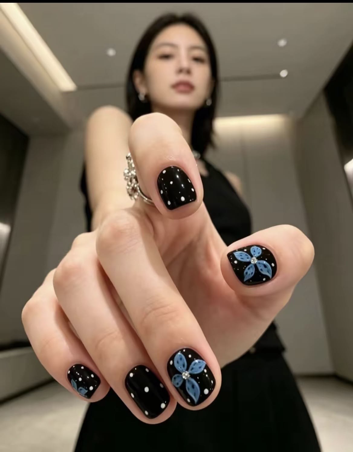 3 Cách Phối Màu Giúp Nail Đen Bớt Nặng Và Dễ Ứng Dụng Hơn
