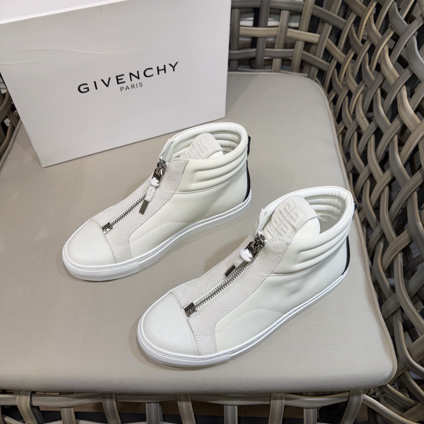Giày Givenchy