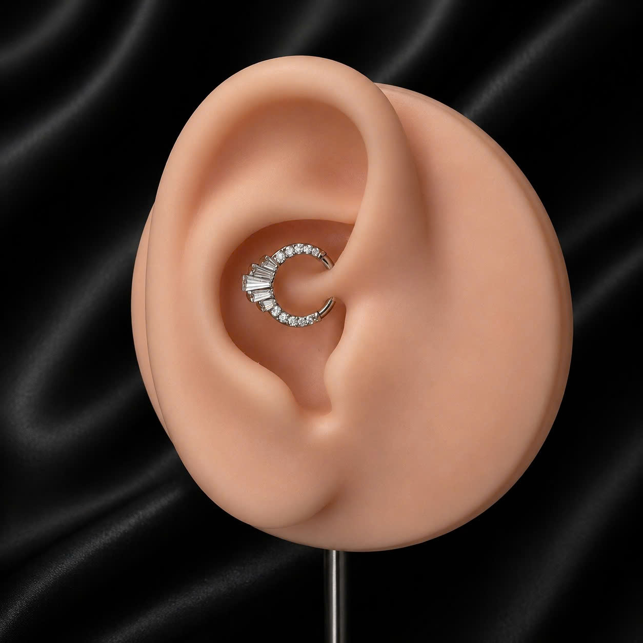 Daith titan đá vòm nhọn trắng 8mm._thumbnail_3