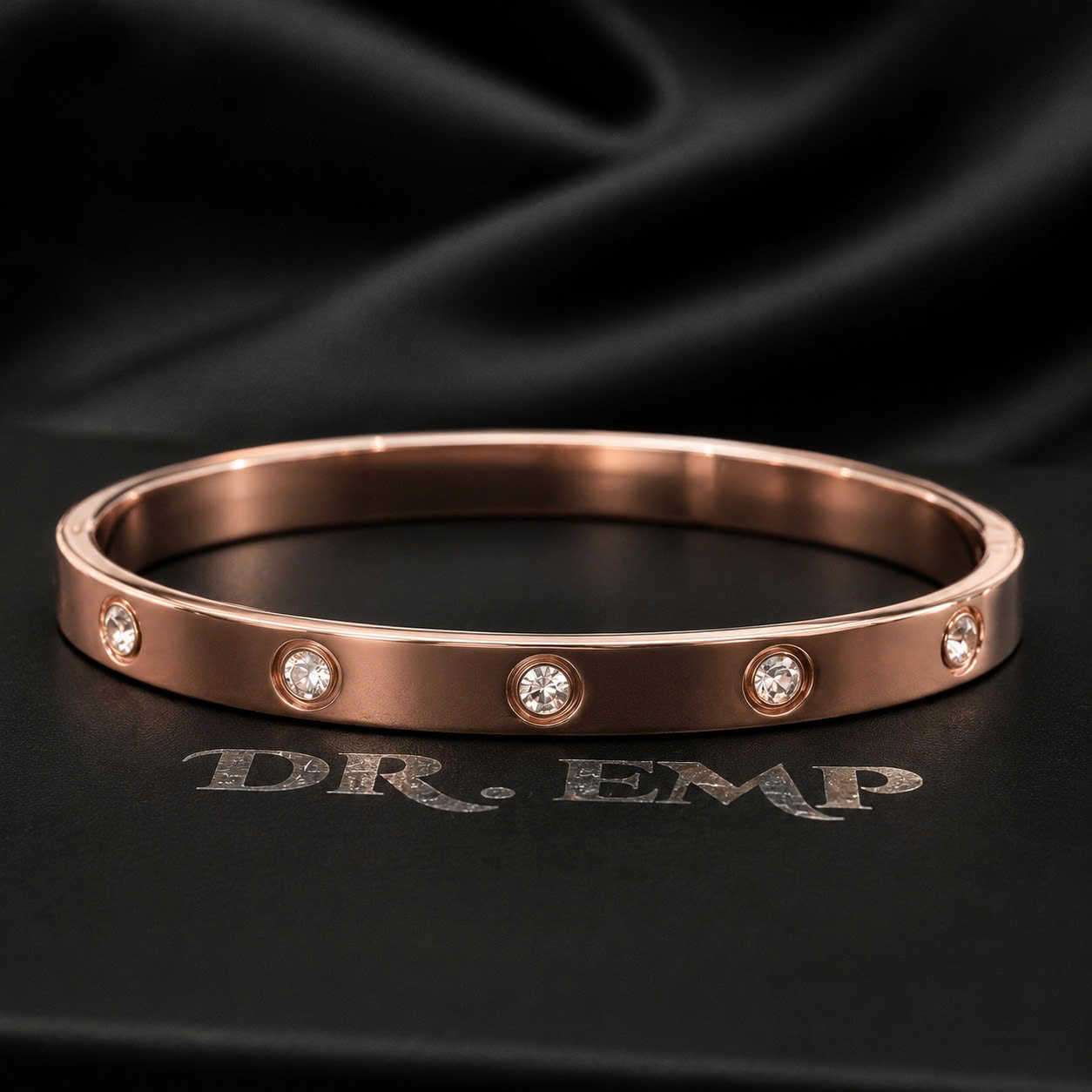 Vòng tay titan cuff full kim cương vàng hồng 5mm