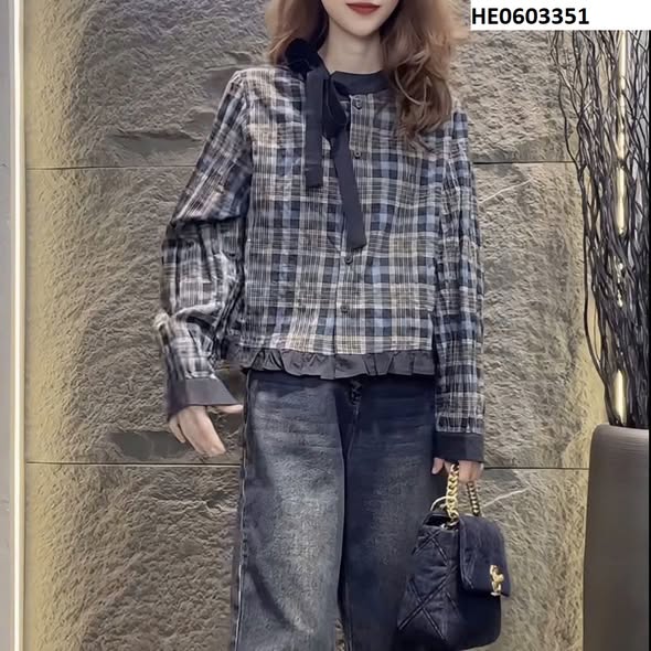 MS HE0603351 :  ÁO SƠ MI KẺ Ô PHỐI NƠ CỔ TIỂU THƯ 