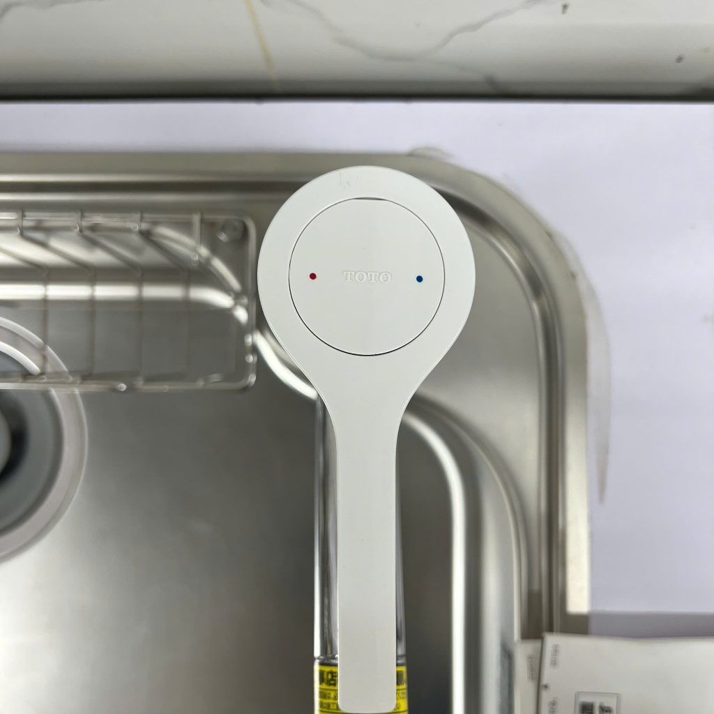 Vòi rửa bát TOTO TKS05306J kéo dài đầu vòi và điều chỉnh tia nước tại đầu vòi (Mới 100%) - Bảo hành 2 năm_thumbnail_7