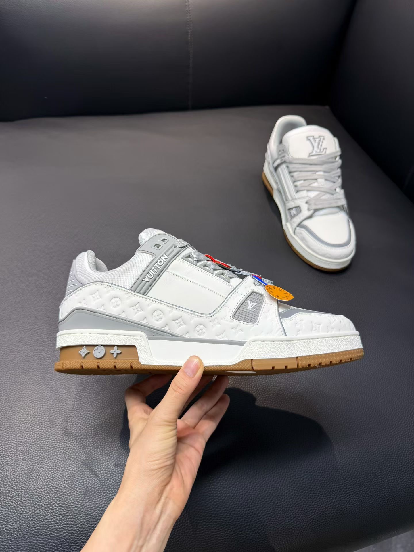 Giày LV Trainer