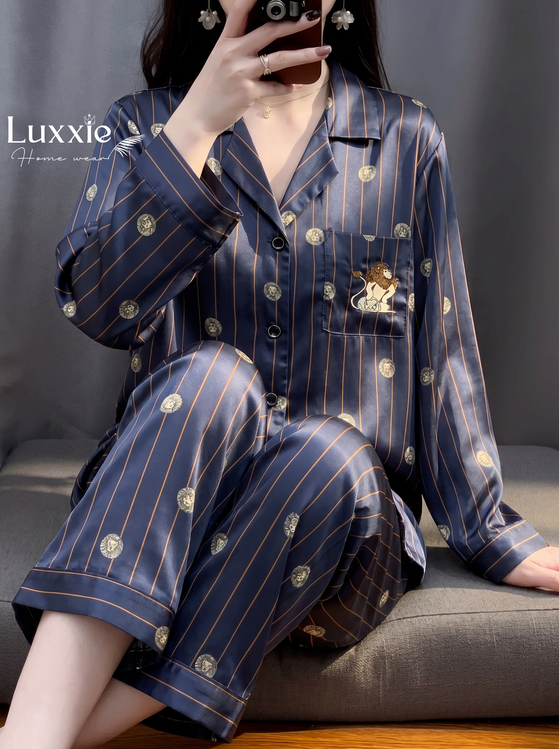 N138 Pijama lụa sọc họa tiết huy hiệu_thumbnail_3
