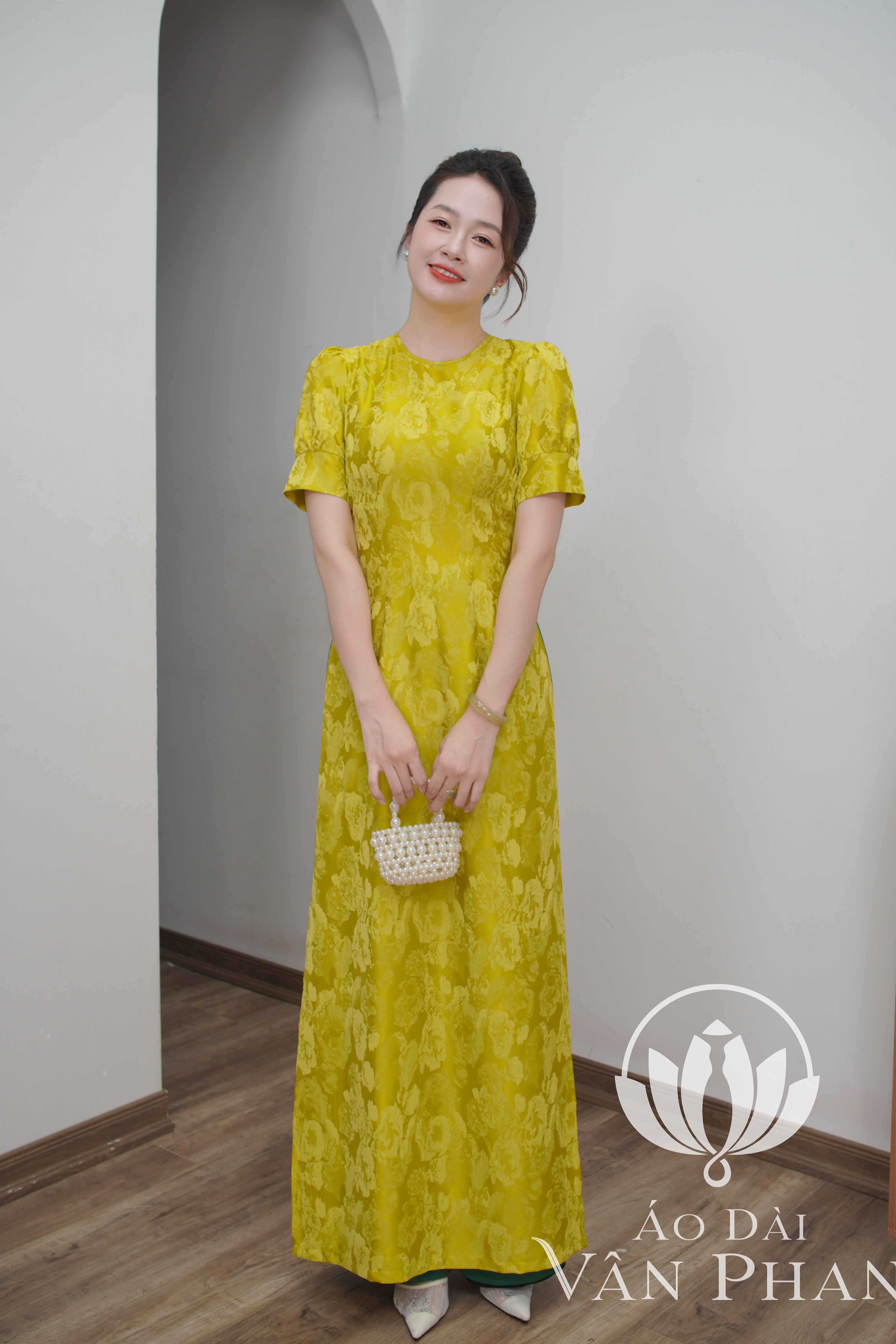 A3339 áo dài cổ khít tay cọc gấm xanh cốm úa_thumbnail_1