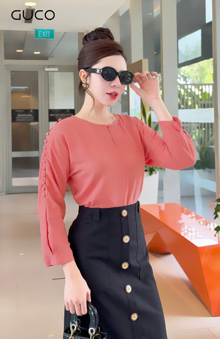 ÁO KIỂU TAY DÀI ĐÍNH NÚT - HỒNG
