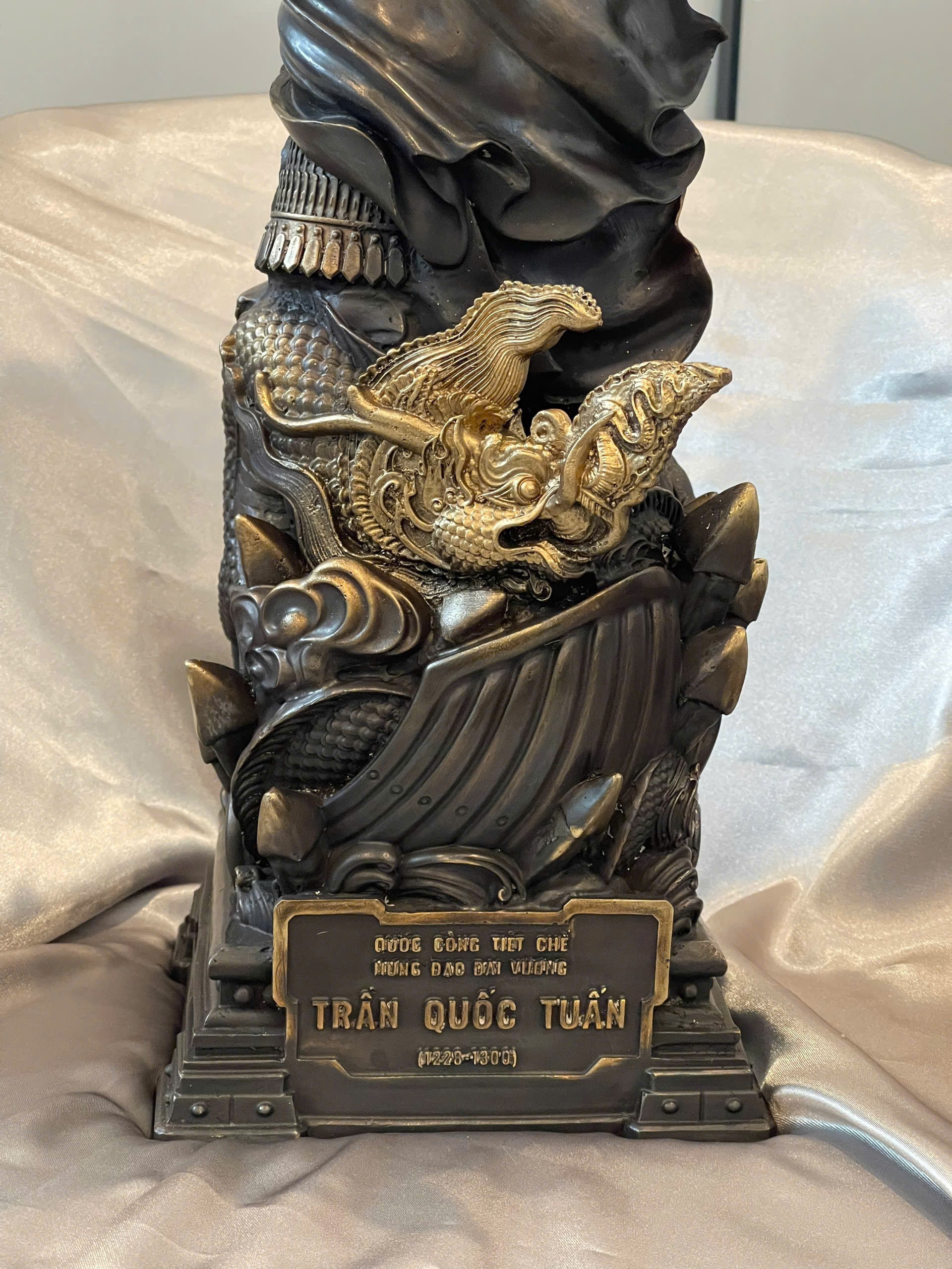 Tượng Hưng Đạo Đại Vương Màu Giả Cổ KT 52 cm_thumbnail_3