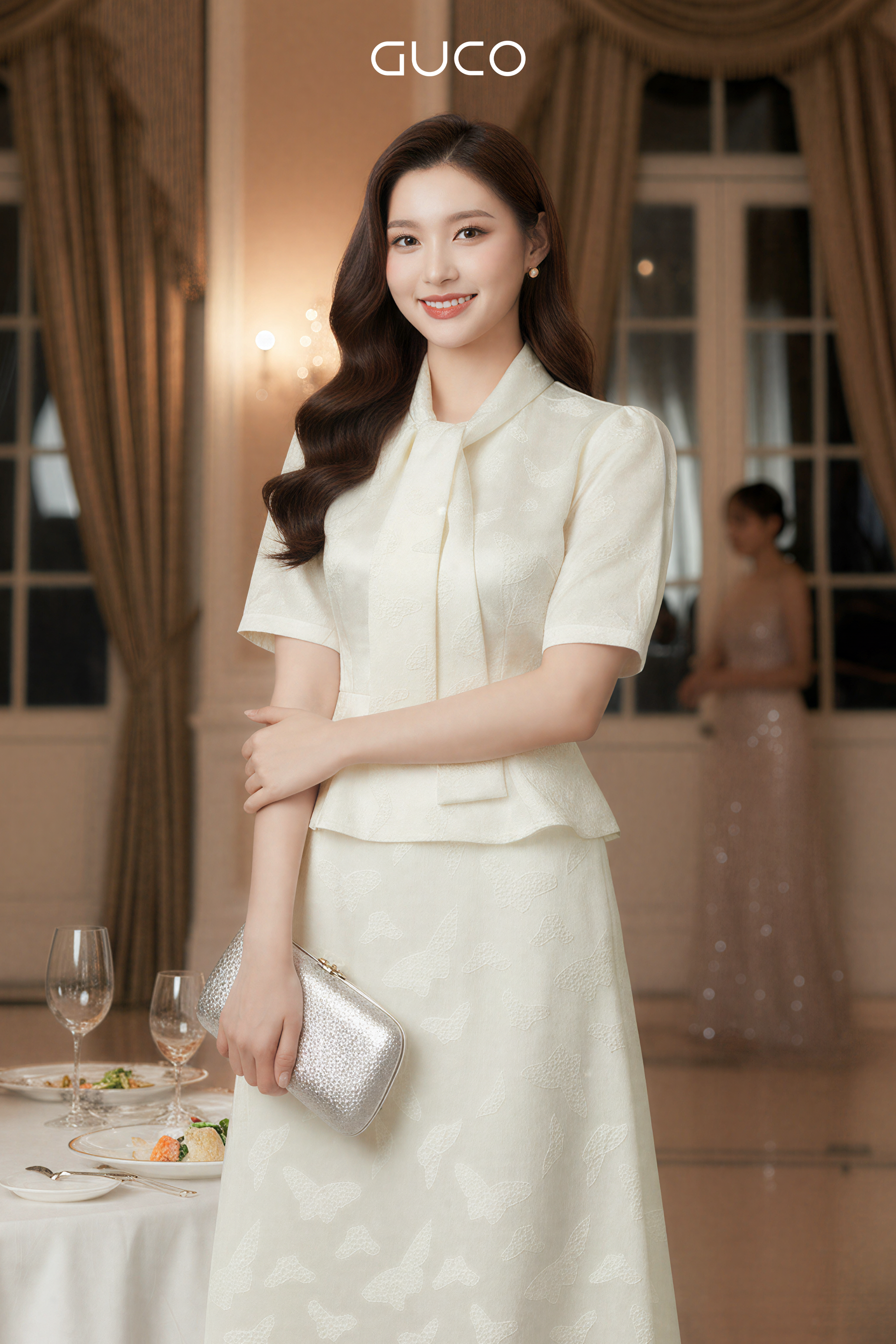 ÁO KIỂU HÌNH BƯỚM  CỘT NƠ CÀI NÚT - KEM_thumbnail_2