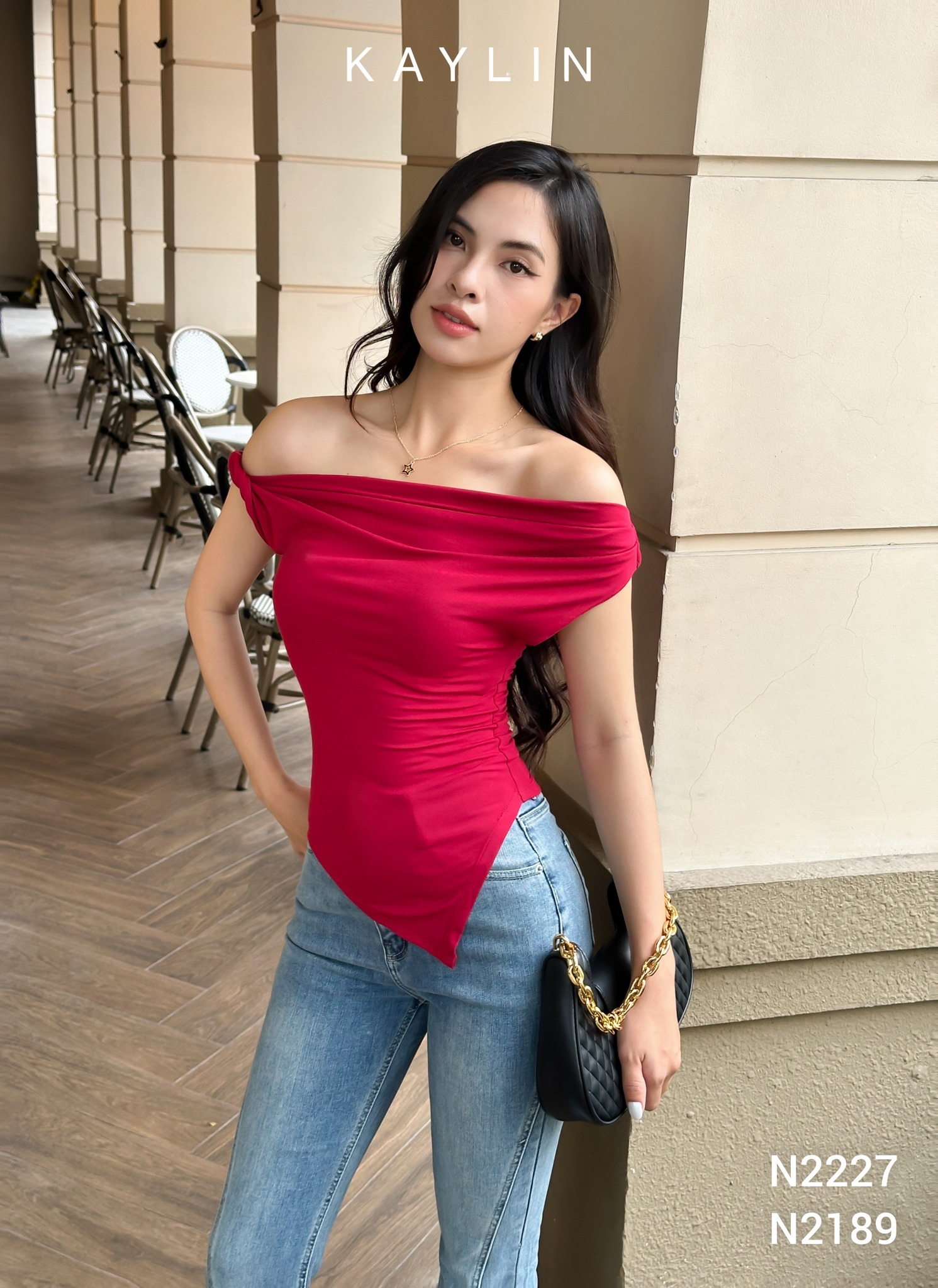 Áo Kiểu KAYLIN Xoắn Trễ Vai Vạt Xéo