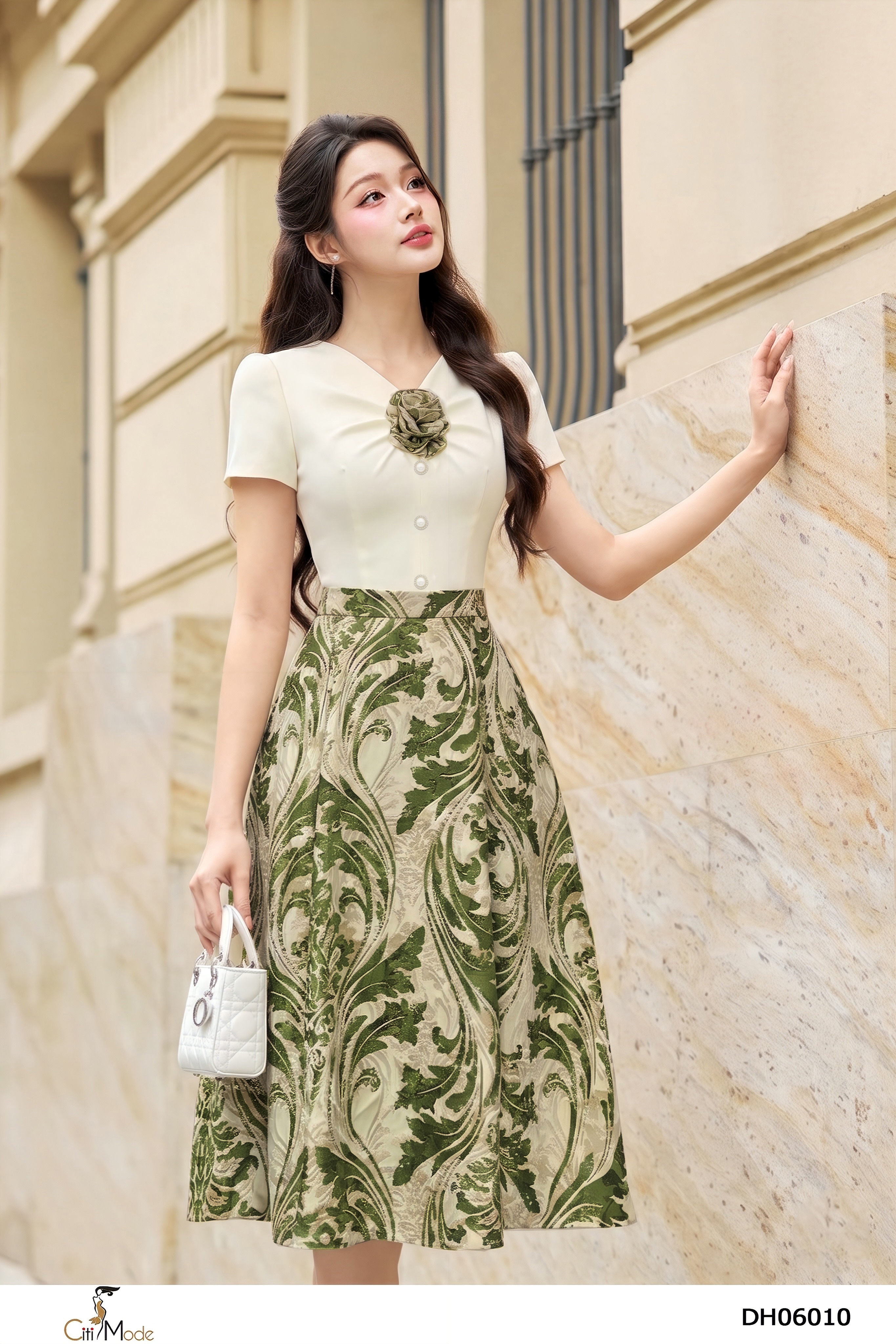 Đầm xòe họa tiết xanh phối trắng kem ngực nhún cổ V tay ngắn_thumbnail_3