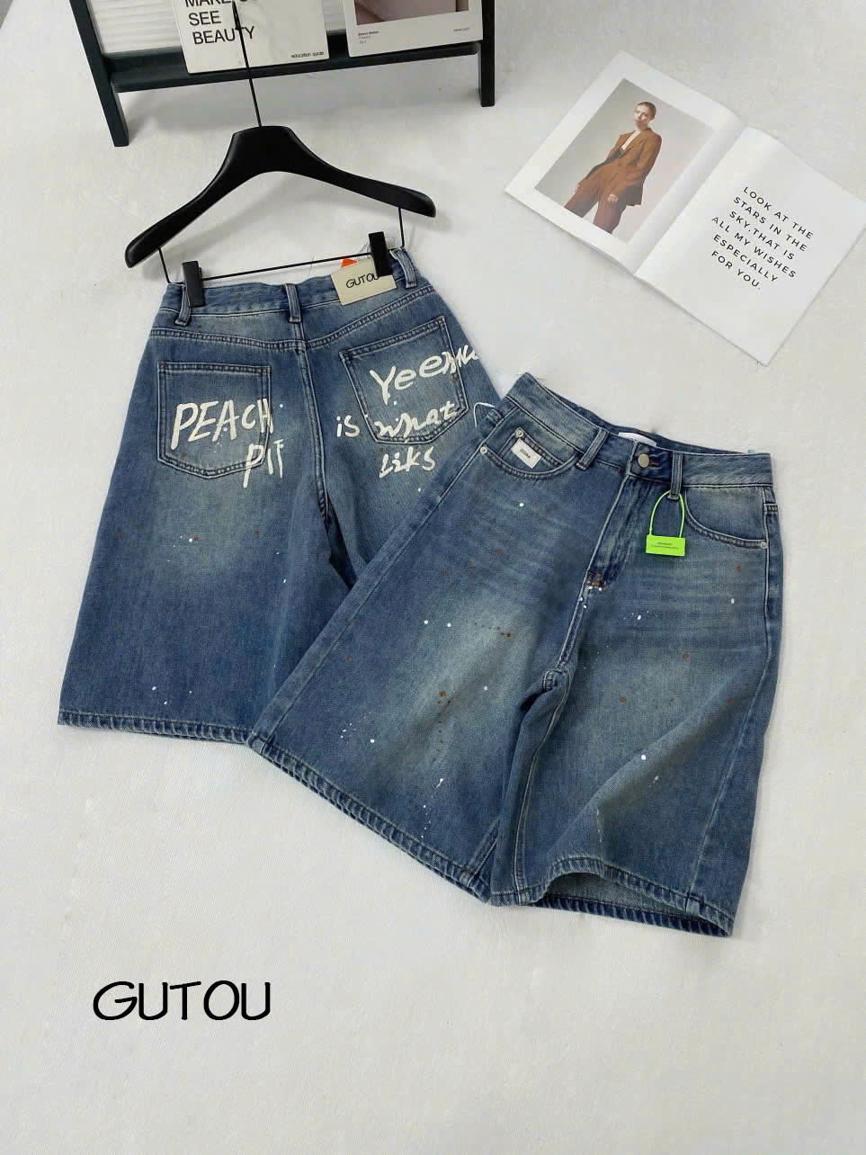 [ GUTOU ] Quần Jean Lửng Wash Xanh Vẩy Sơn Phối Chữ Peach Fit_thumbnail_3