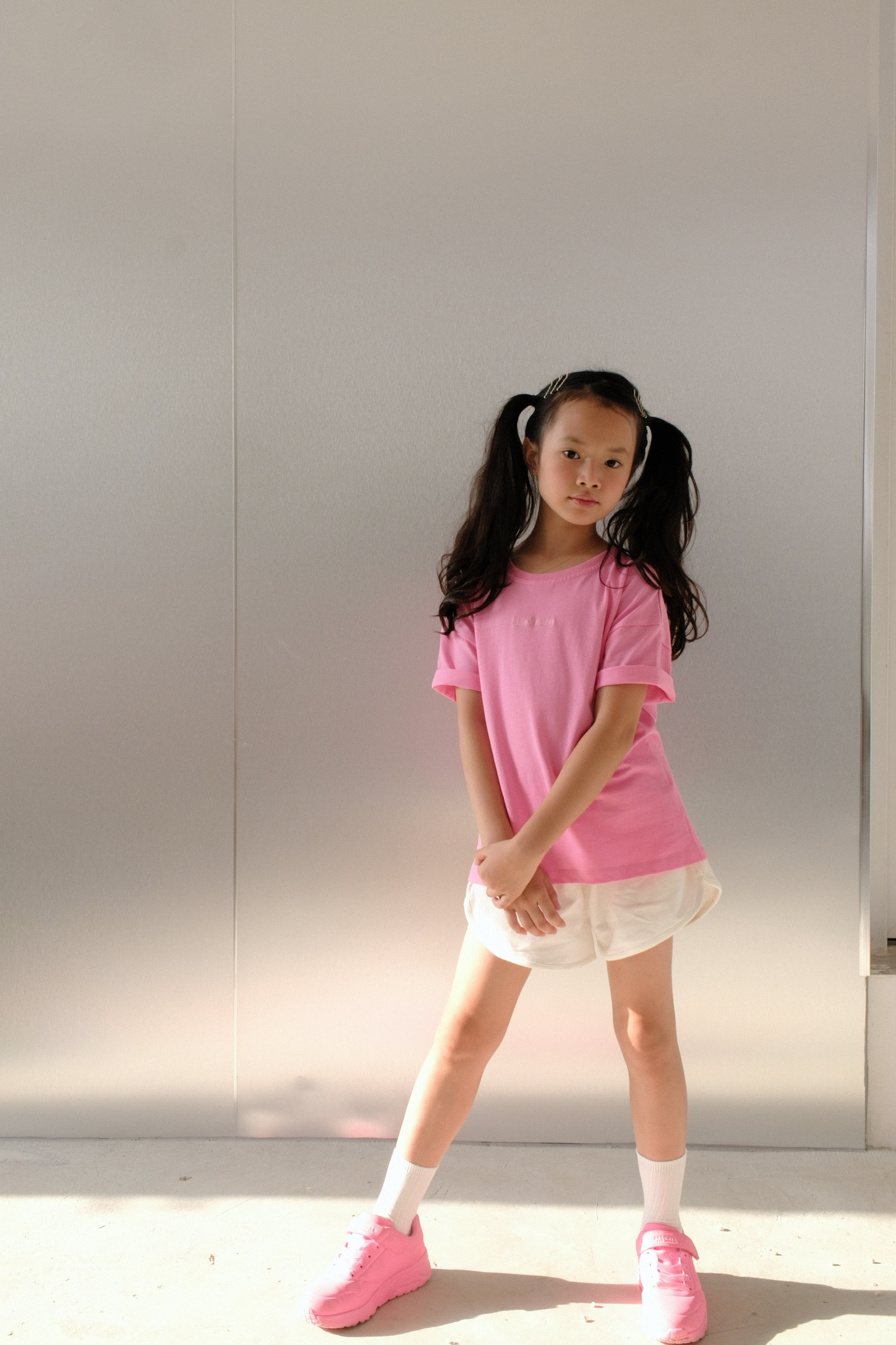 Lillie T-Shirt 24 (Áo Phông Thêu Chữ Cổ Tròn)