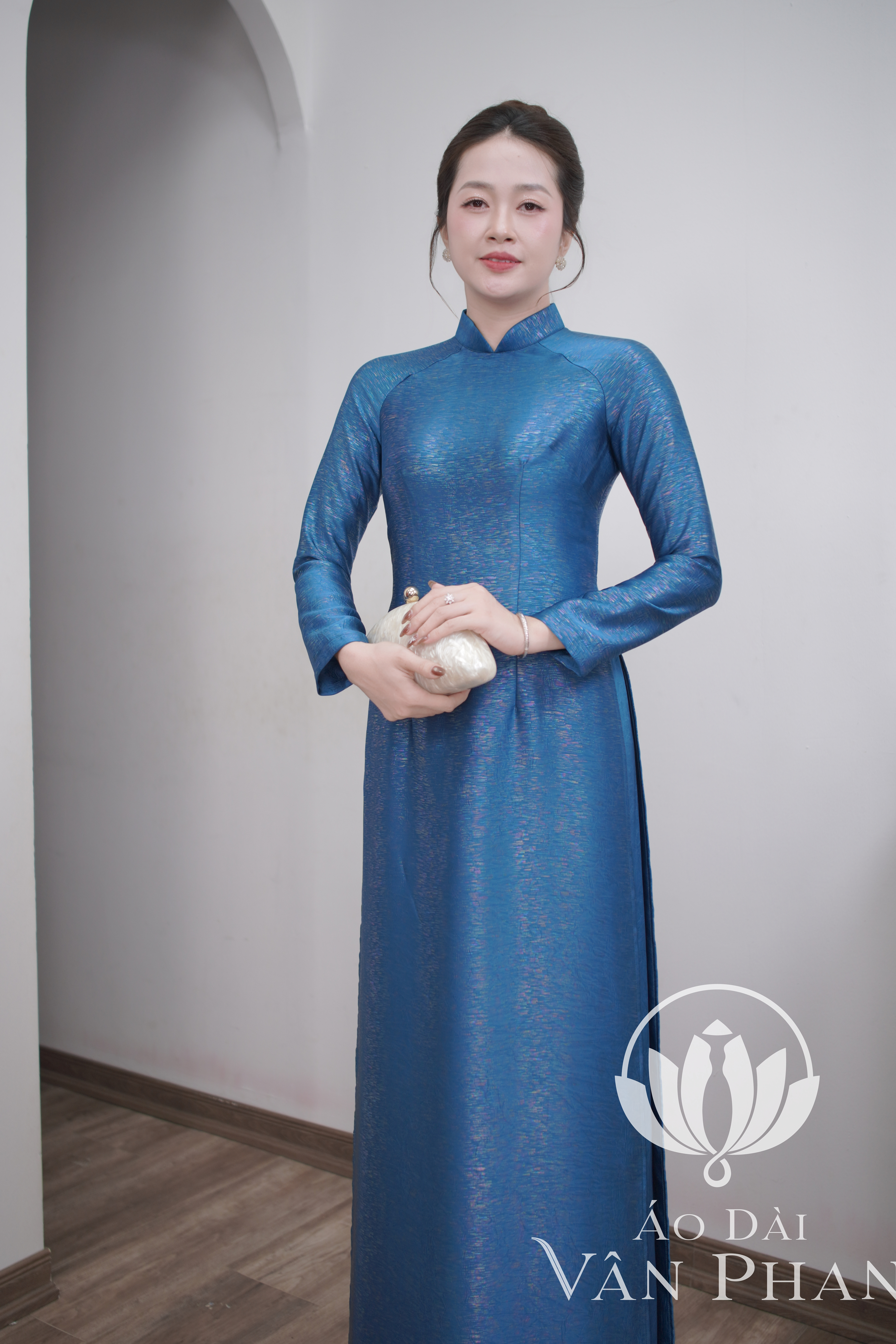 A3256 áo dài cổ 3p tay dài truyền thống dubai sao băng màu xanh_thumbnail_1