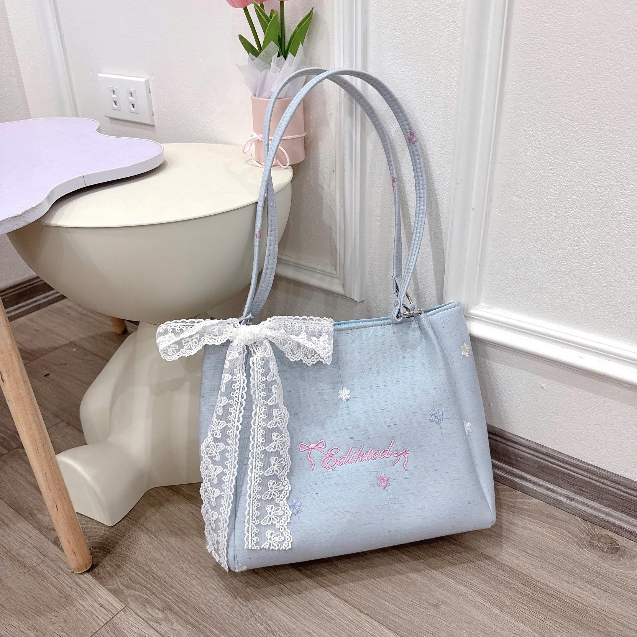 Túi Xách Nữ Điểm Xuyến Nơ Ren Trắng Xinh Xắn Tạo Điểm Nhấn Ngọt Ngào Đầy Nữ Tính CUN411_thumbnail_2