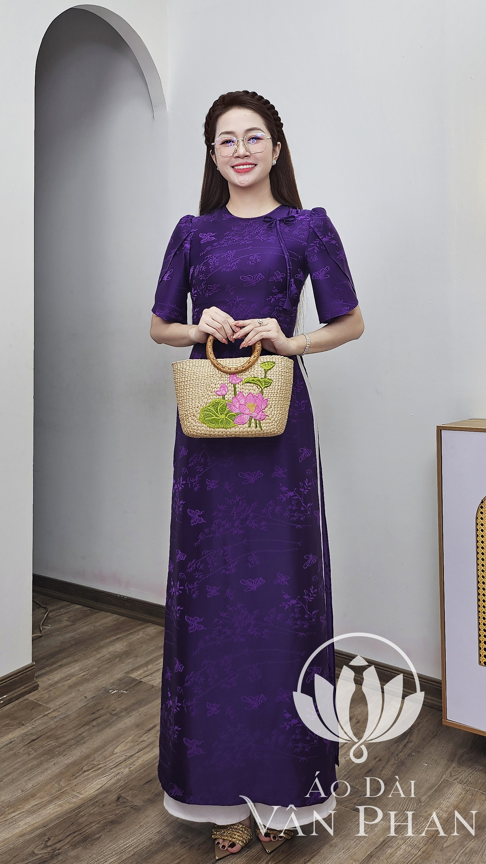 A3265 áo dài cổ khít tay búp sen gấm tím Huế_thumbnail_1