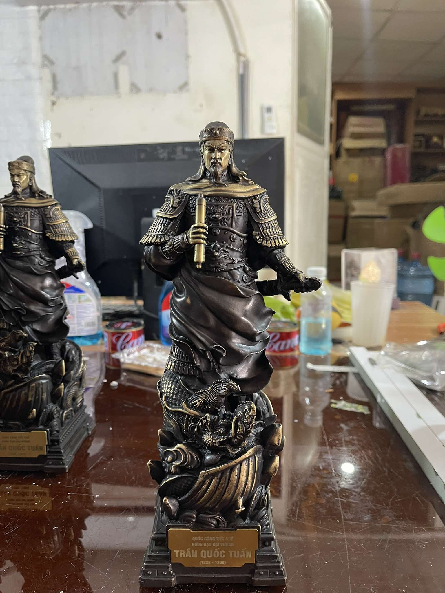 Tượng Hưng Đạo Đại Vương Trần Quốc Tuấn Đồng Giả Cổ Cao 30cm