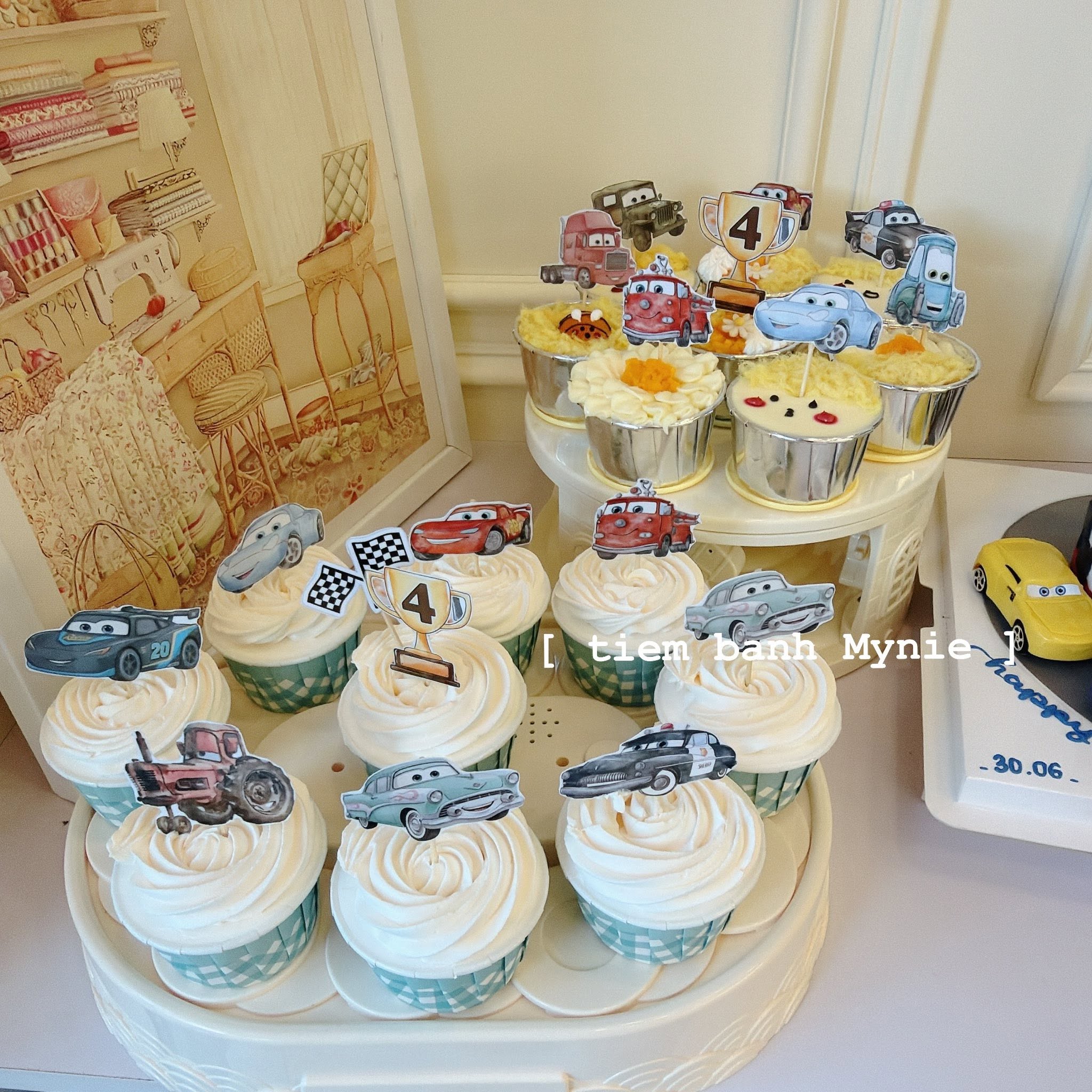Set bánh cupcake trang trí tag in, chủ đề theo yêu cầu_thumbnail_2