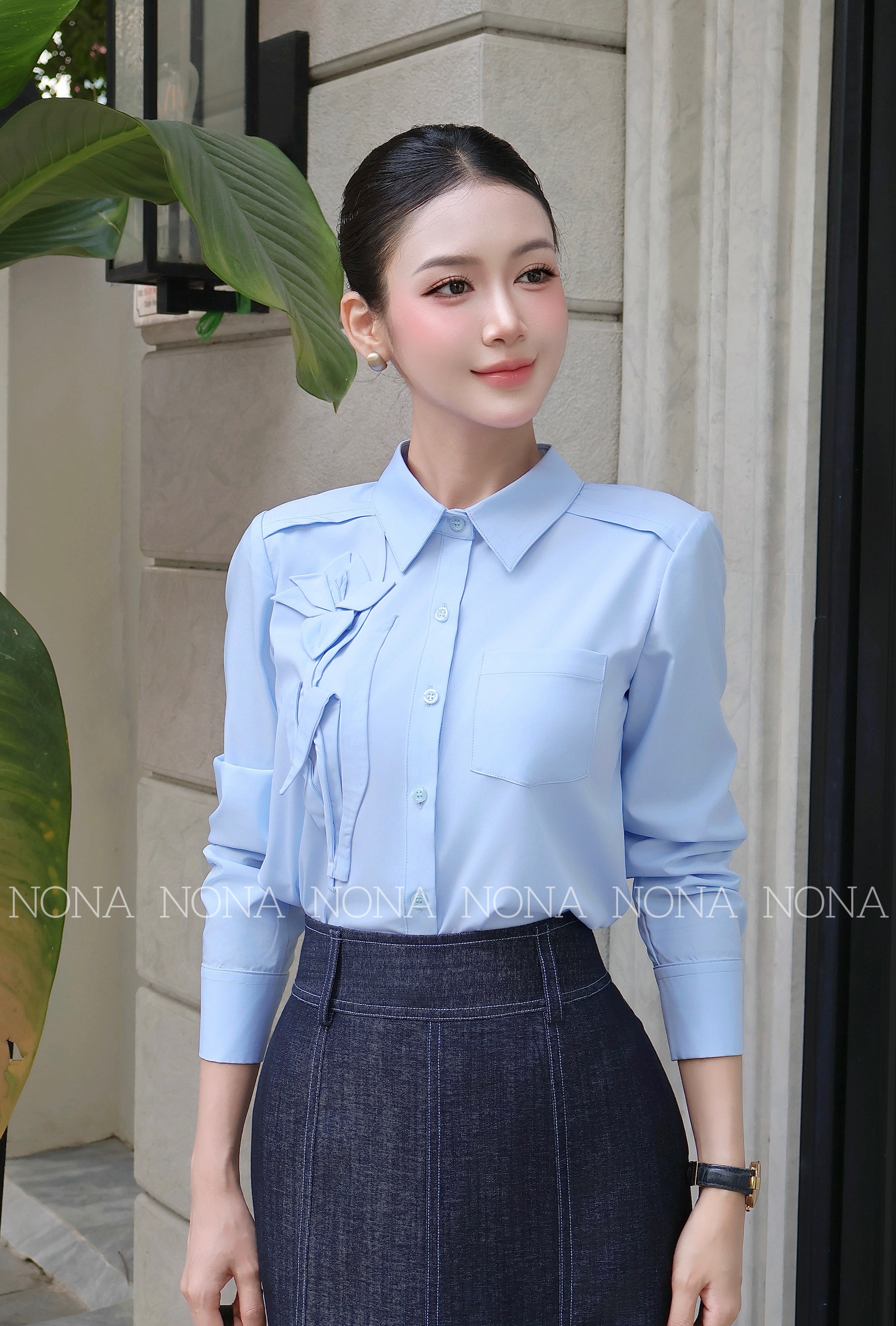Áo sơ mi nữ đính hoa 3D màu xanh dài tay cổ đức có túi ngực phong cách công sở nữ tính A723_thumbnail_2