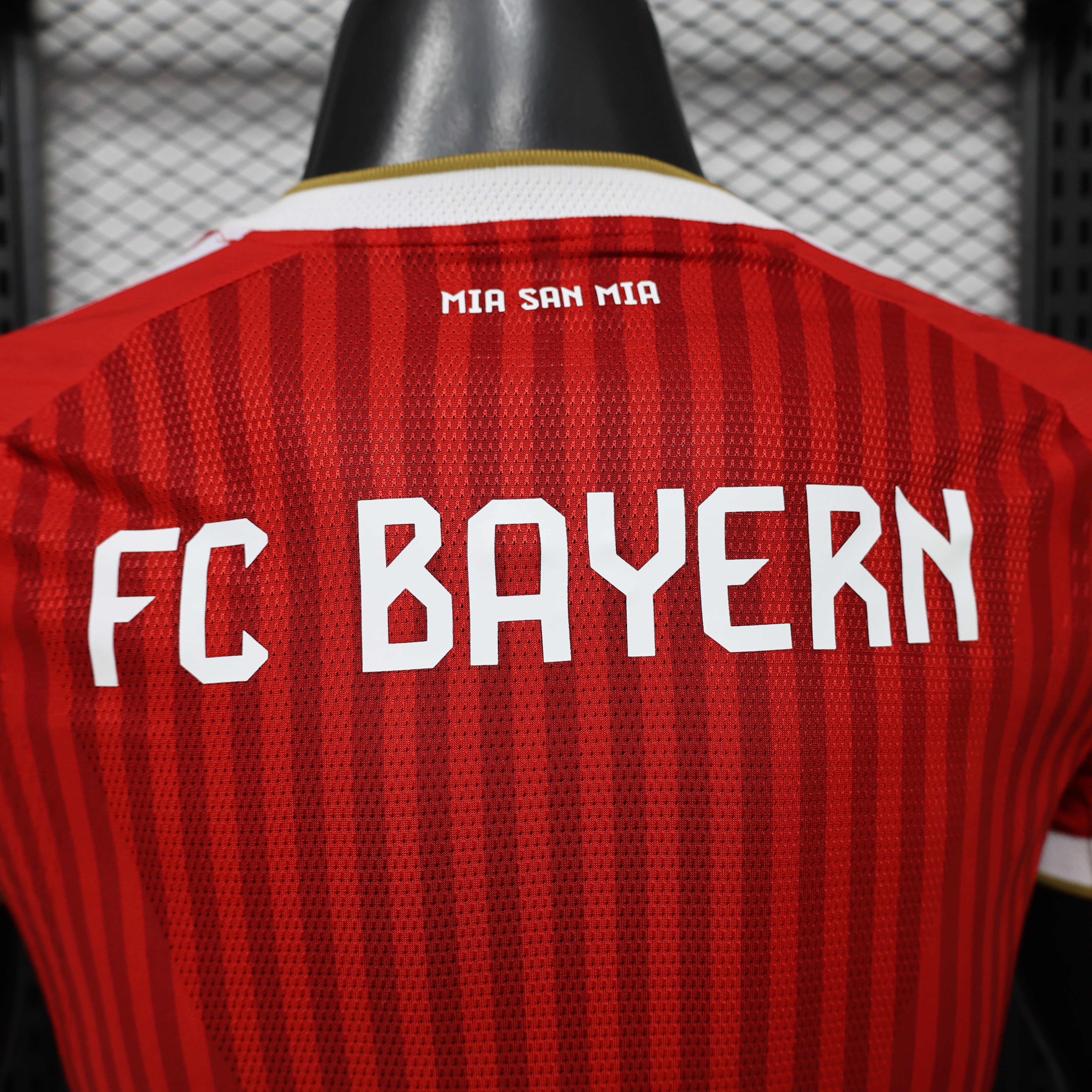 Bayern Munich sân nhà bản player 26-27_thumbnail_4