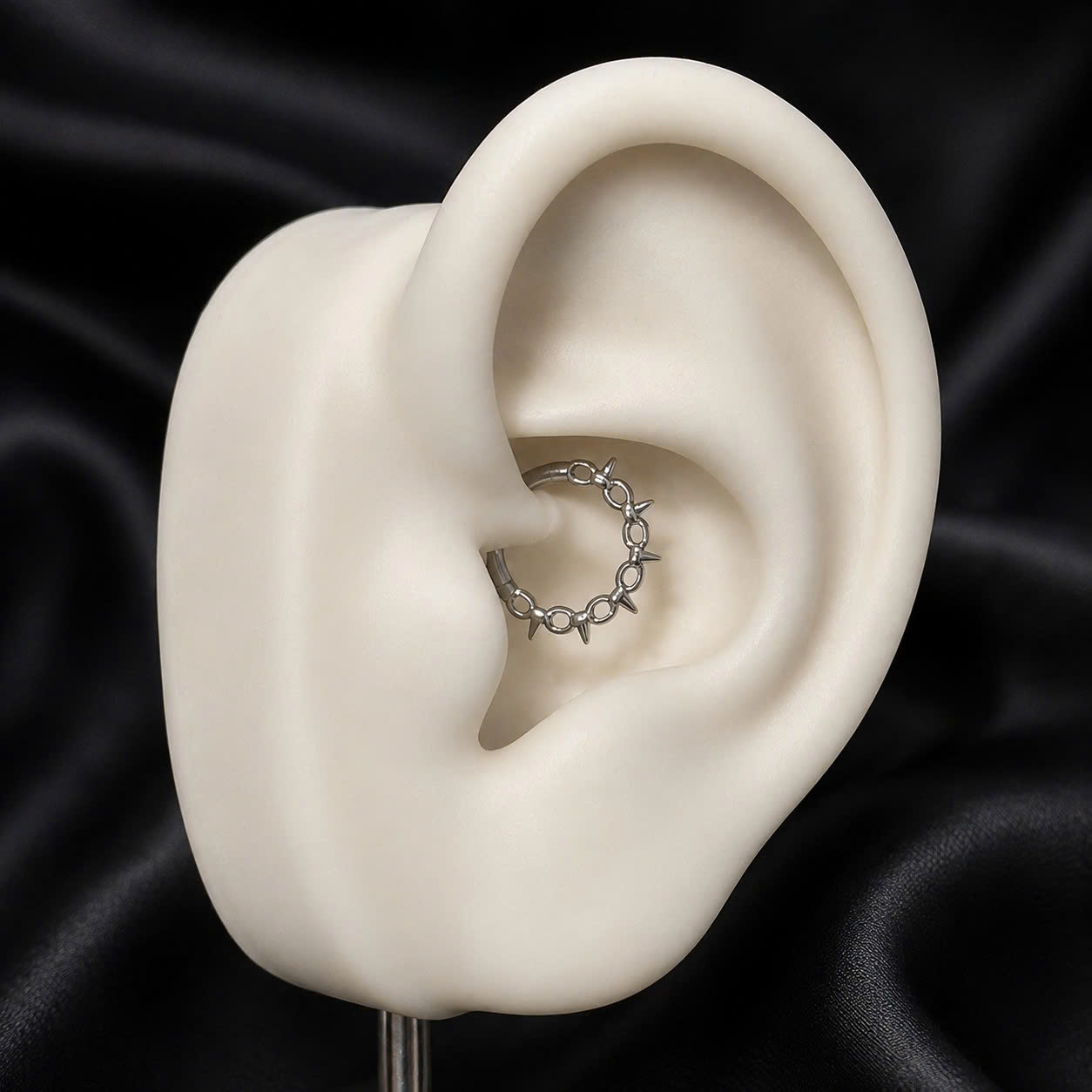 Daith titan vòng gai nhọn trơn 8mm._thumbnail_2